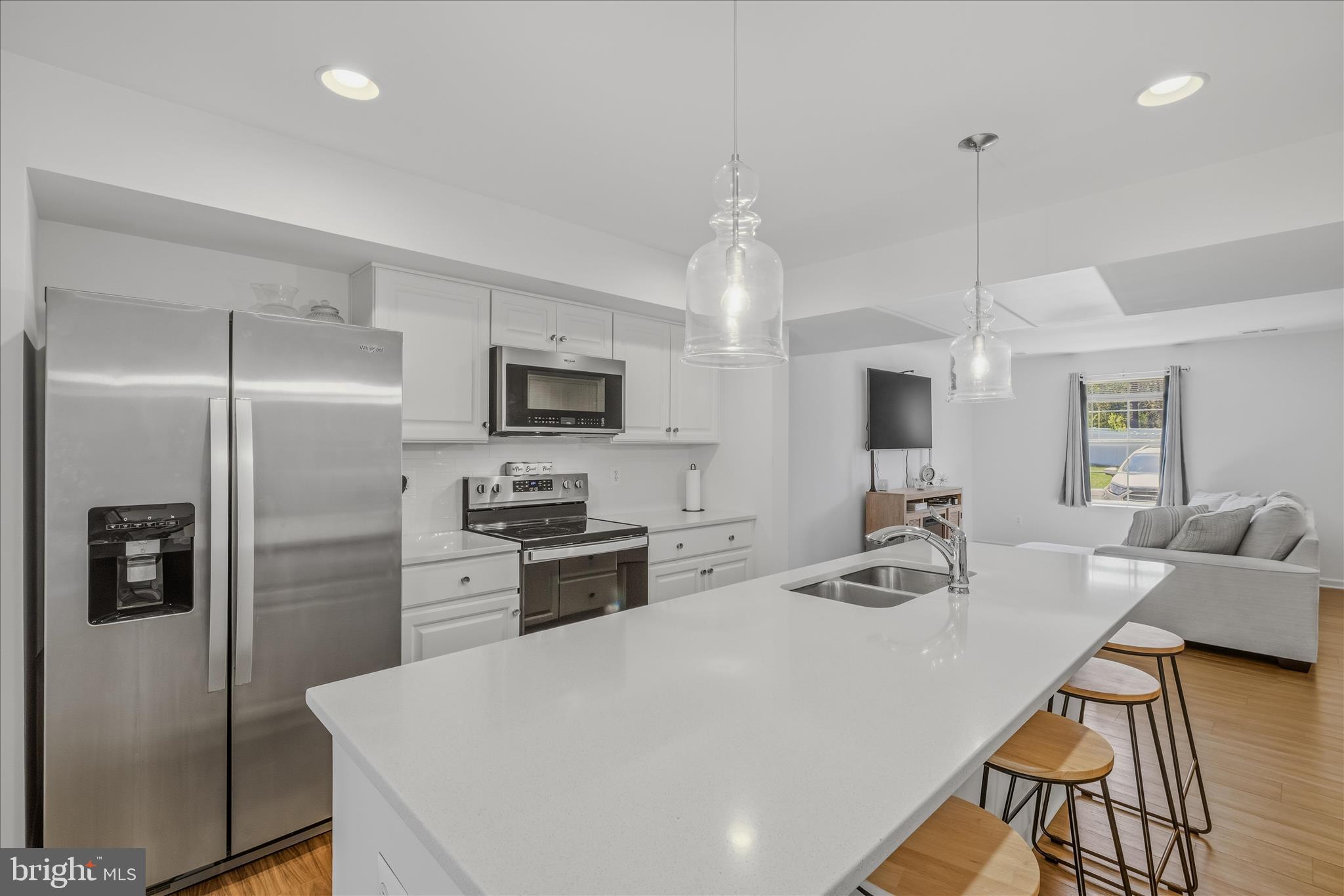 WHISPERING PINES - Residential