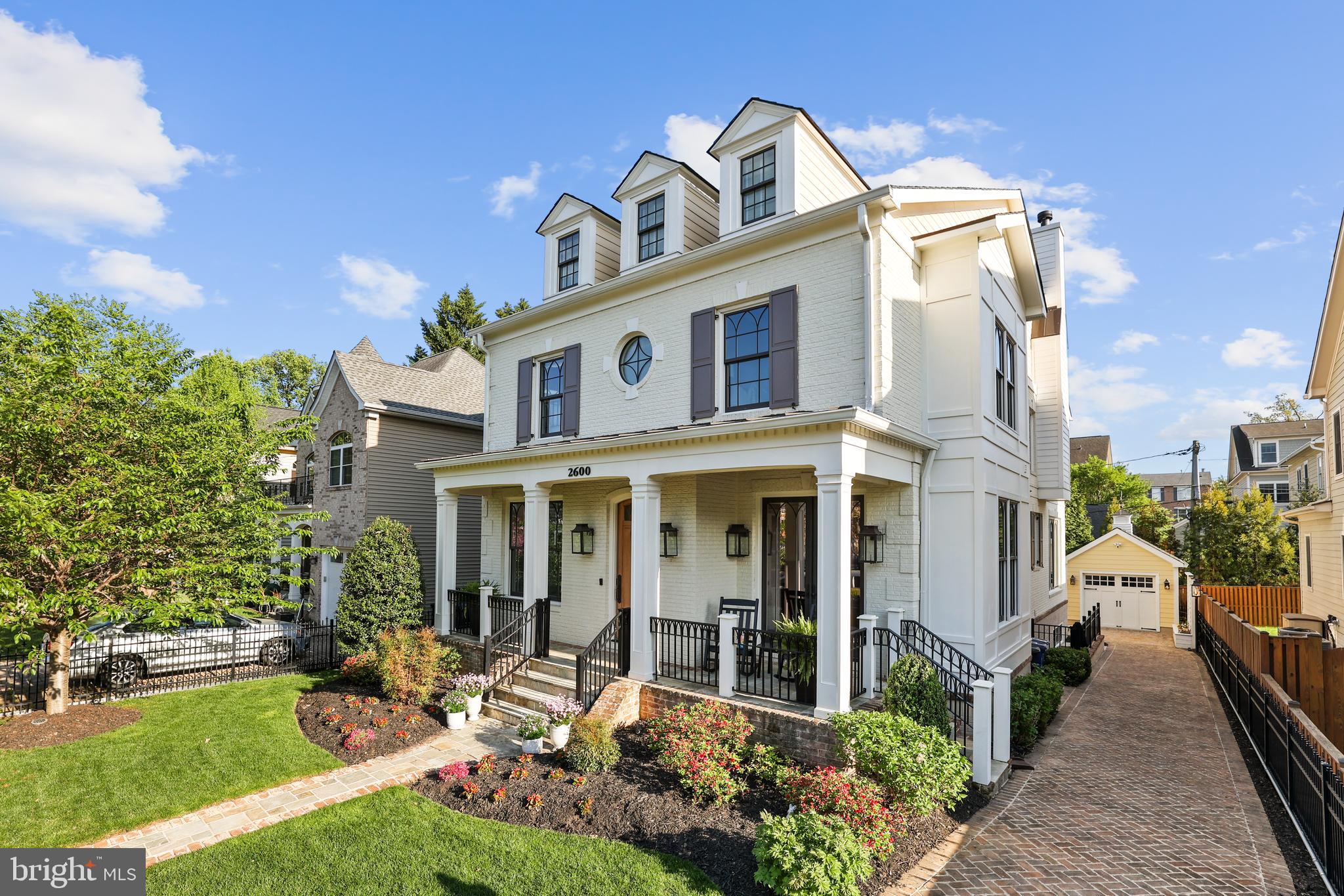 CLARENDON - Residential