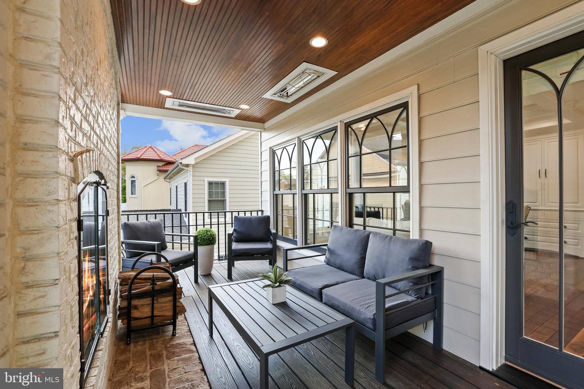 CLARENDON - Residential