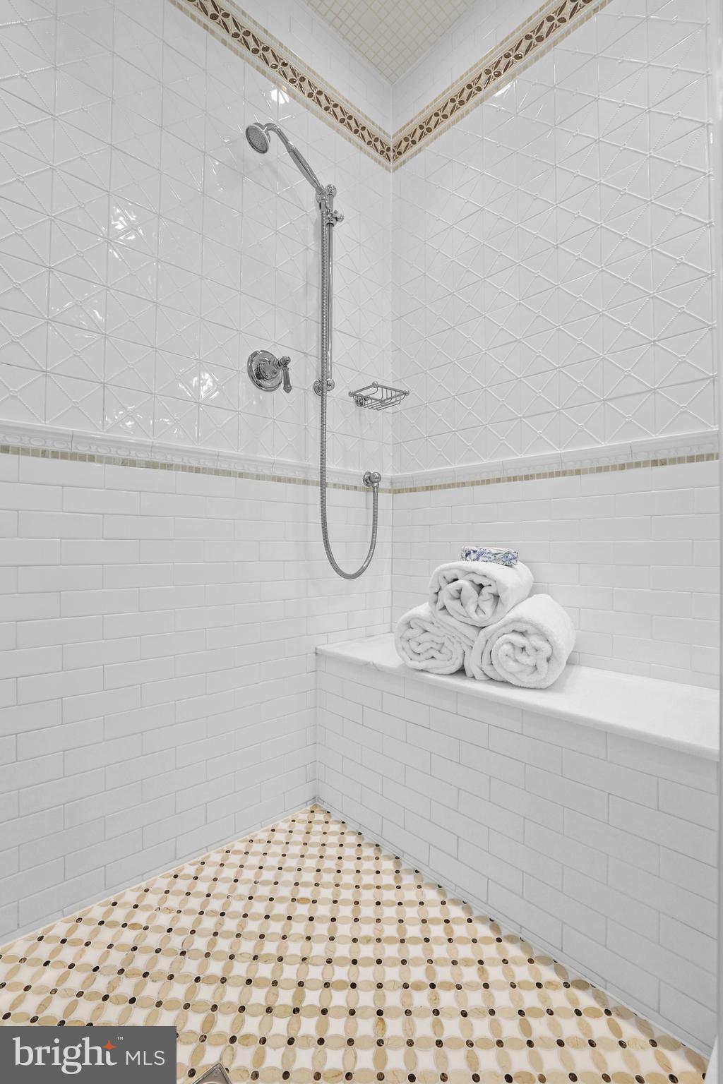 CLARENDON - Residential