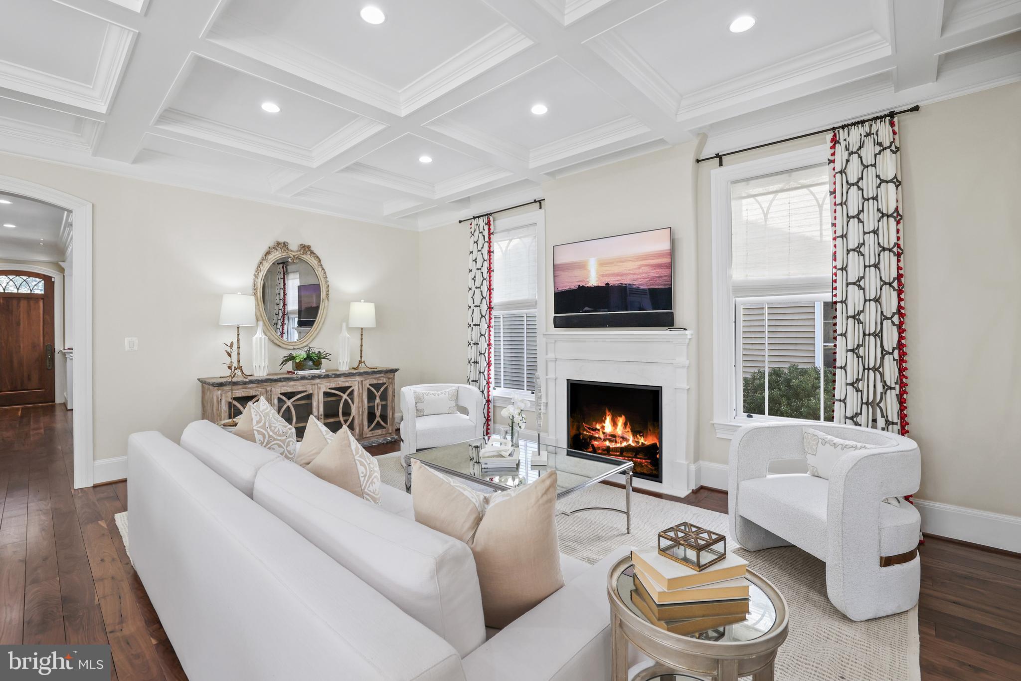 CLARENDON - Residential