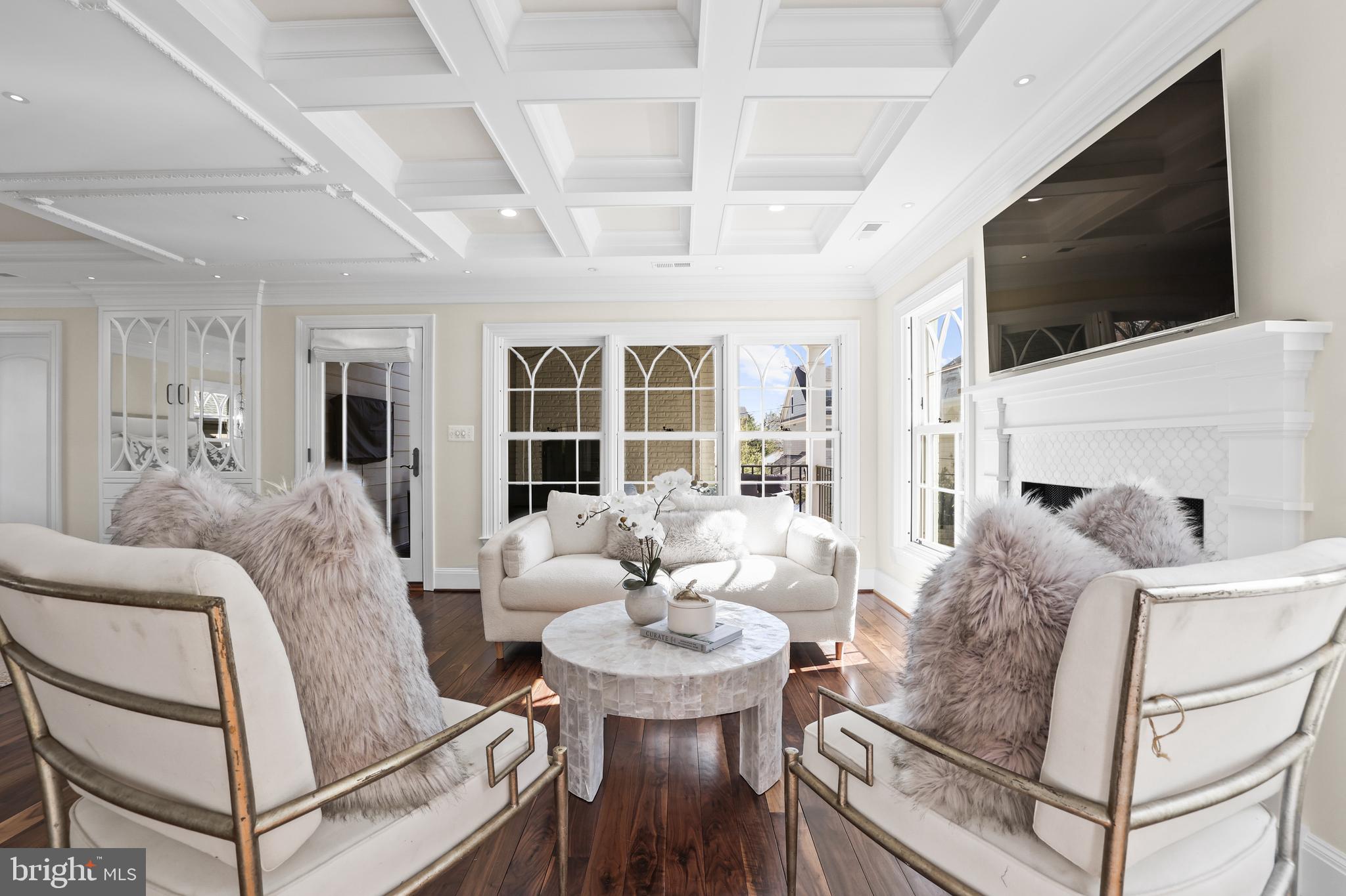 CLARENDON - Residential