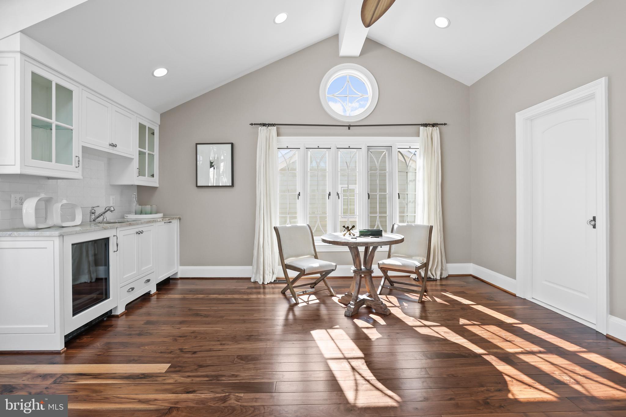 CLARENDON - Residential