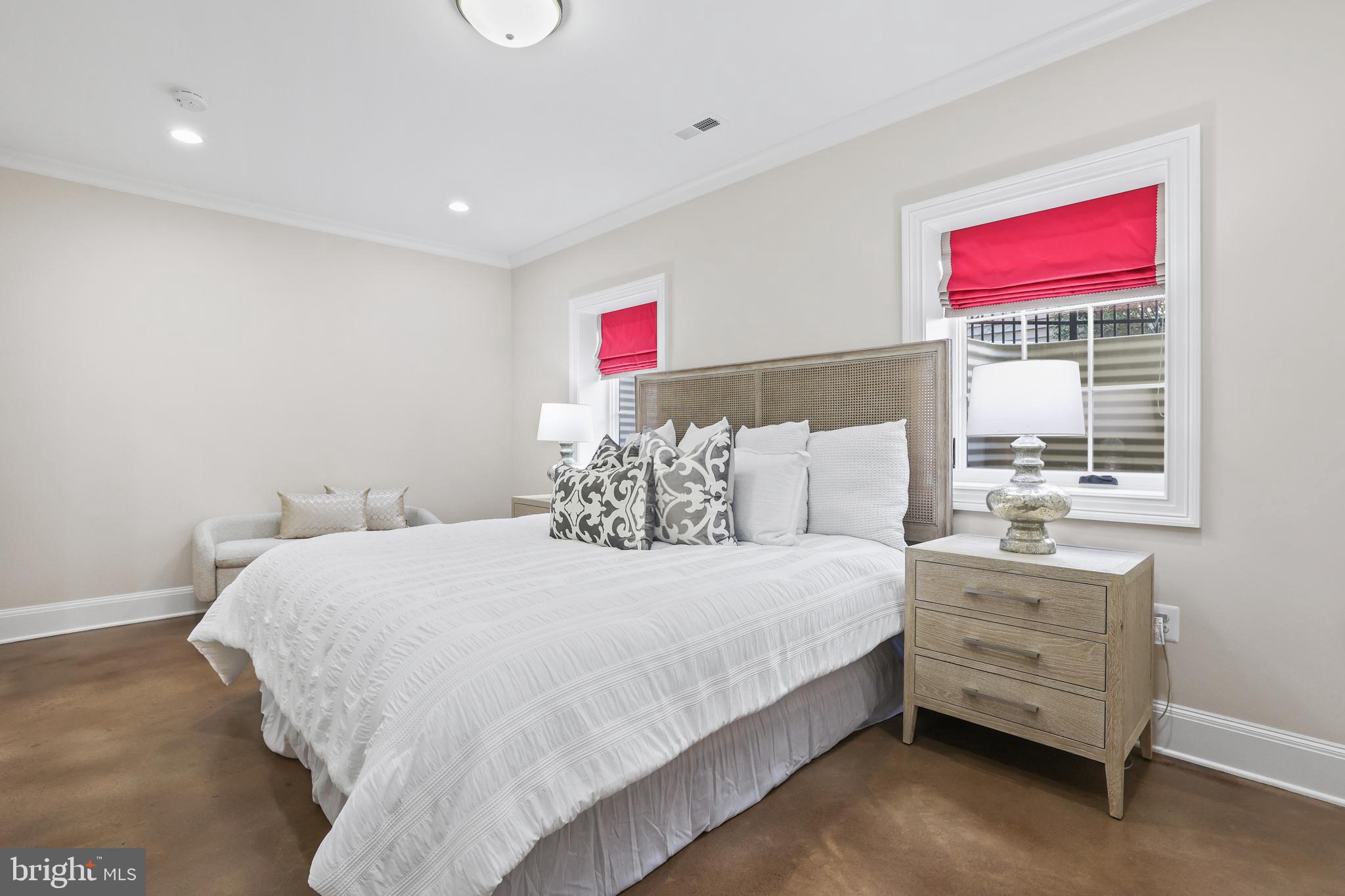 CLARENDON - Residential