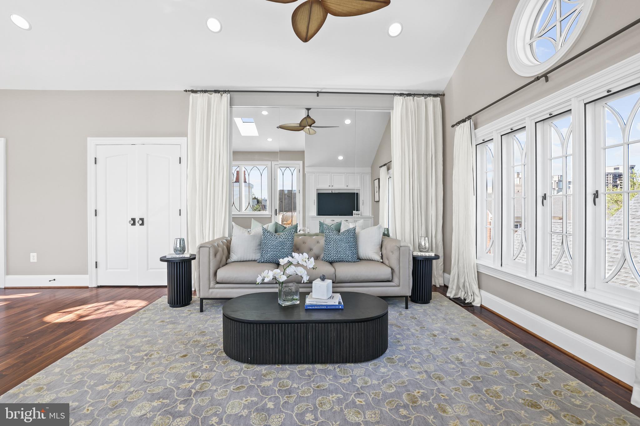 CLARENDON - Residential