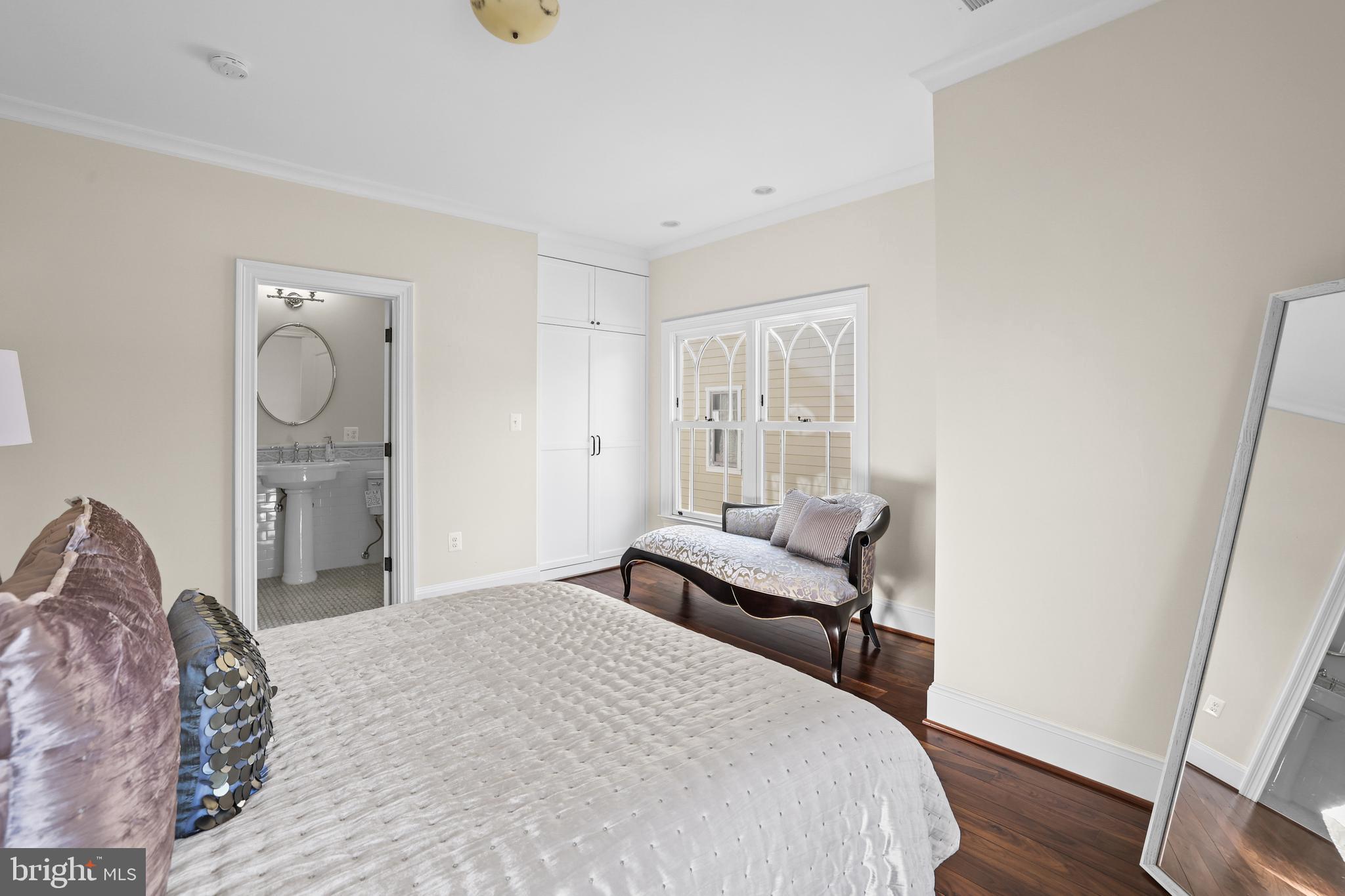 CLARENDON - Residential