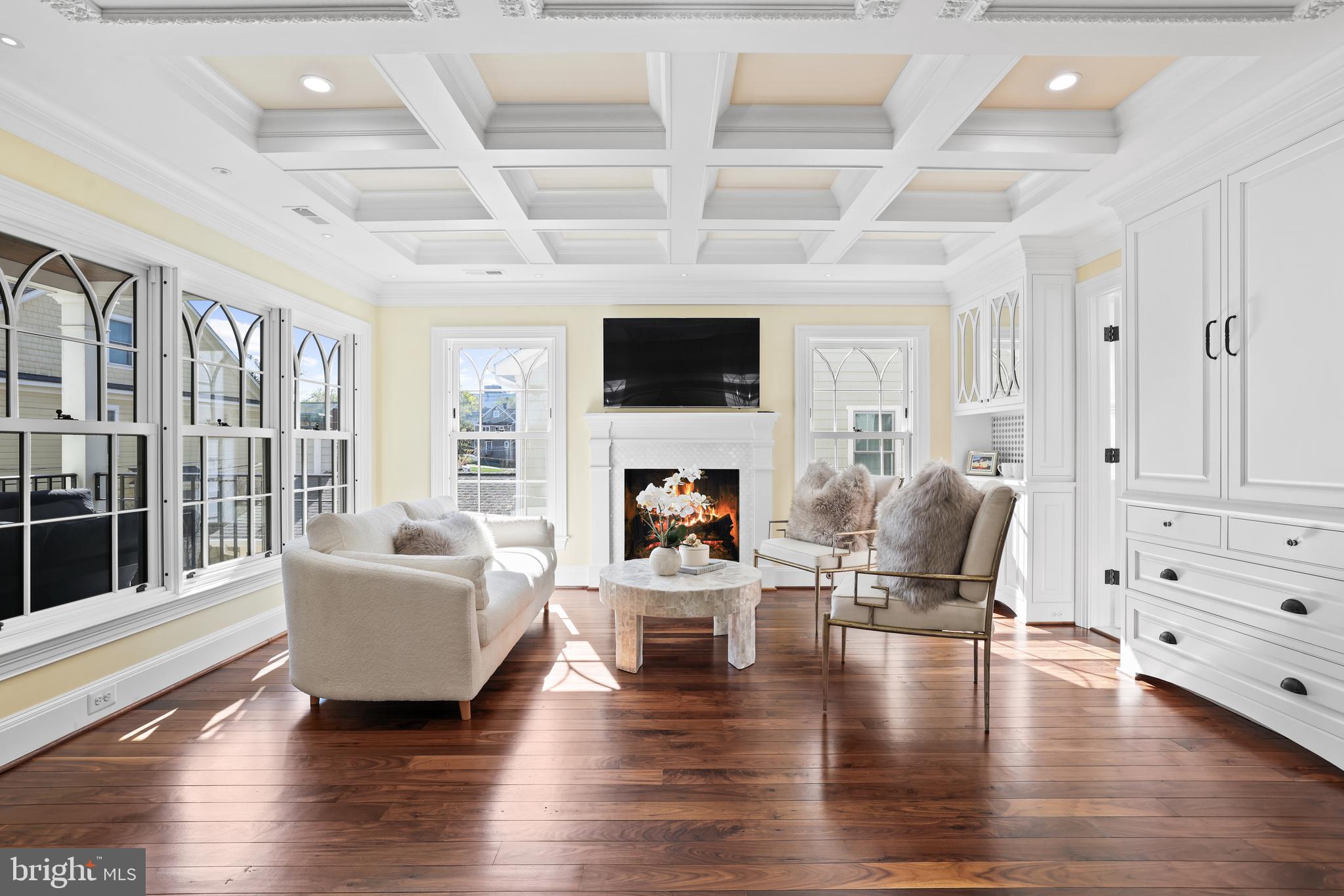 CLARENDON - Residential