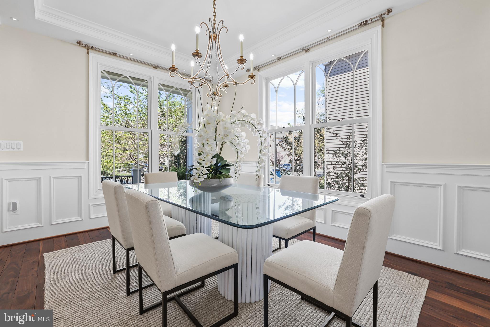 CLARENDON - Residential