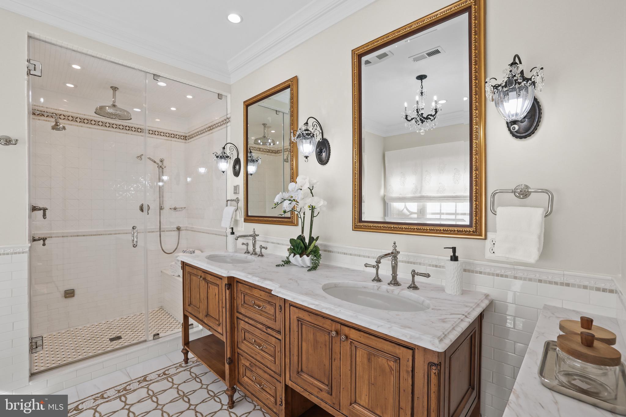 CLARENDON - Residential