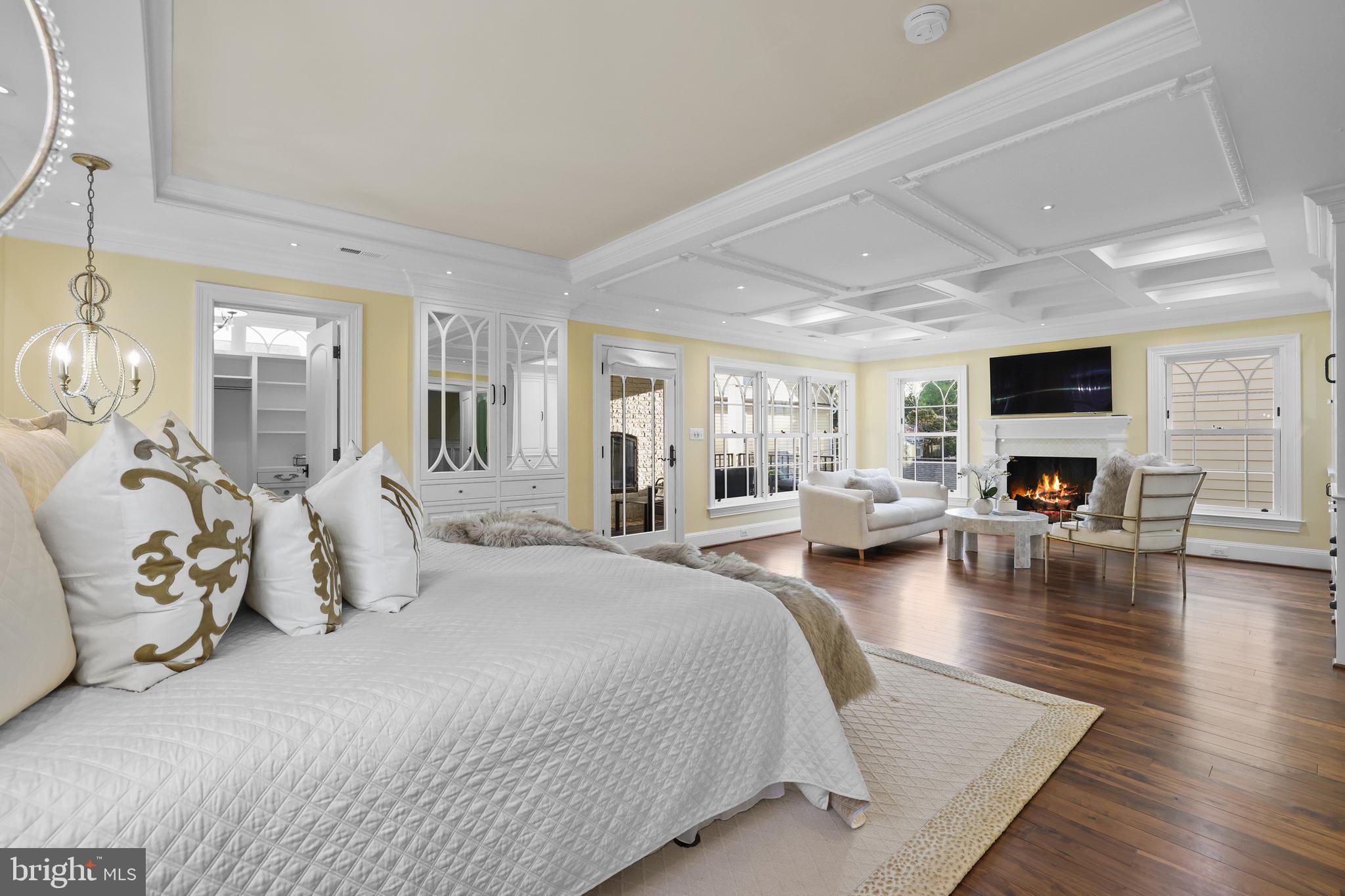 CLARENDON - Residential