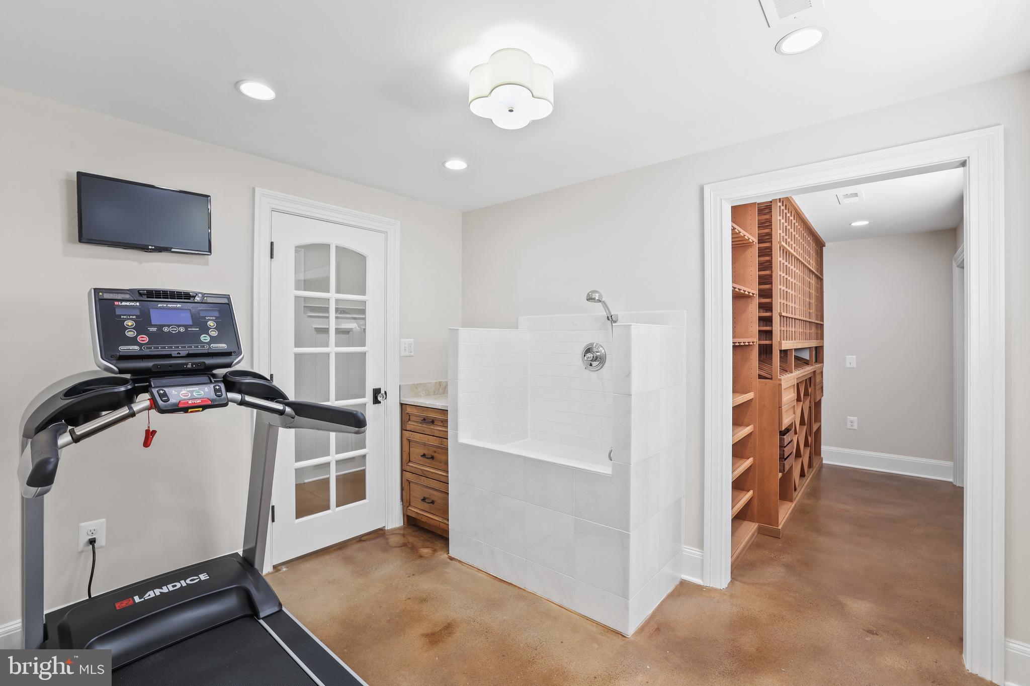 CLARENDON - Residential