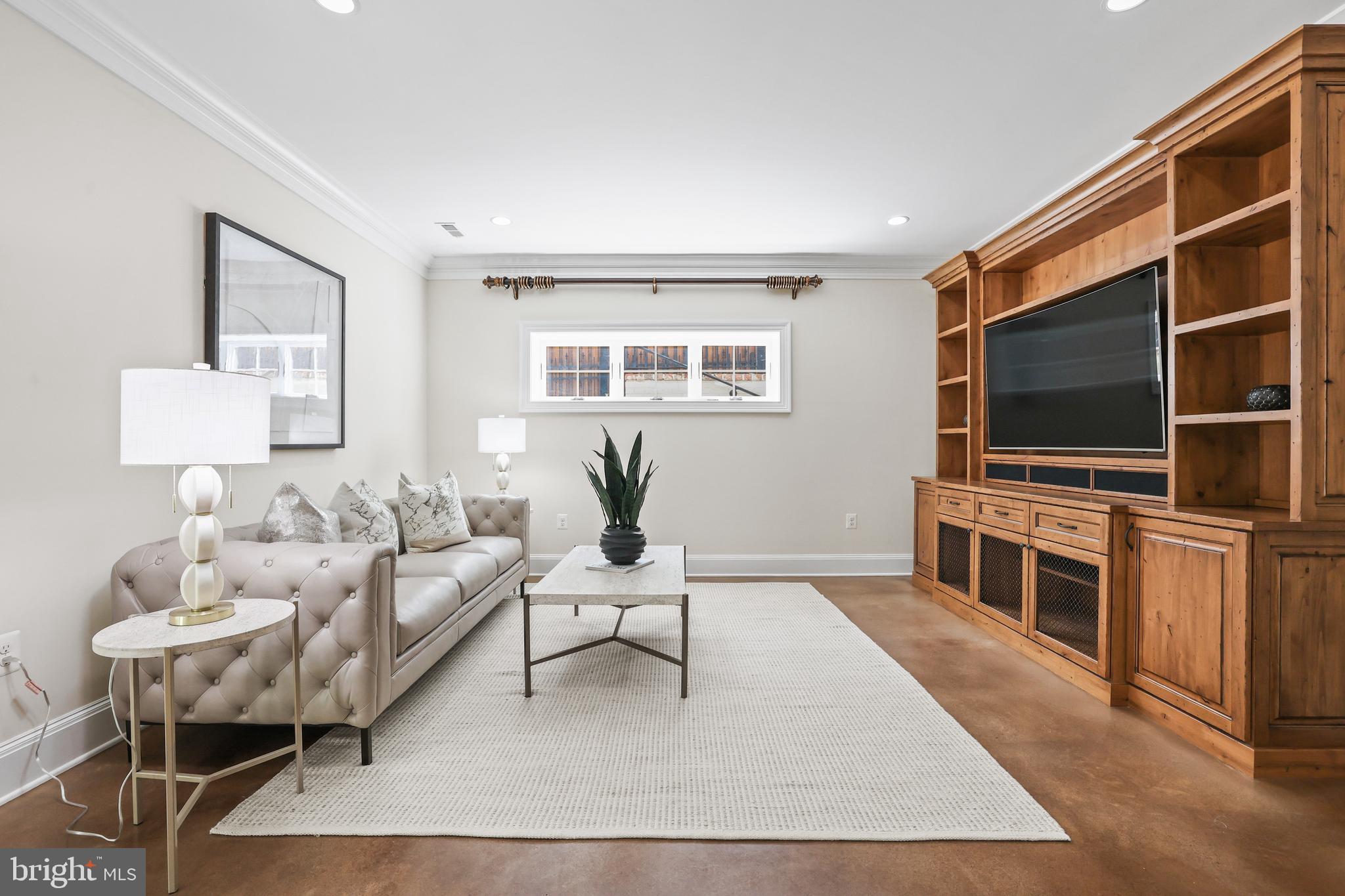 CLARENDON - Residential