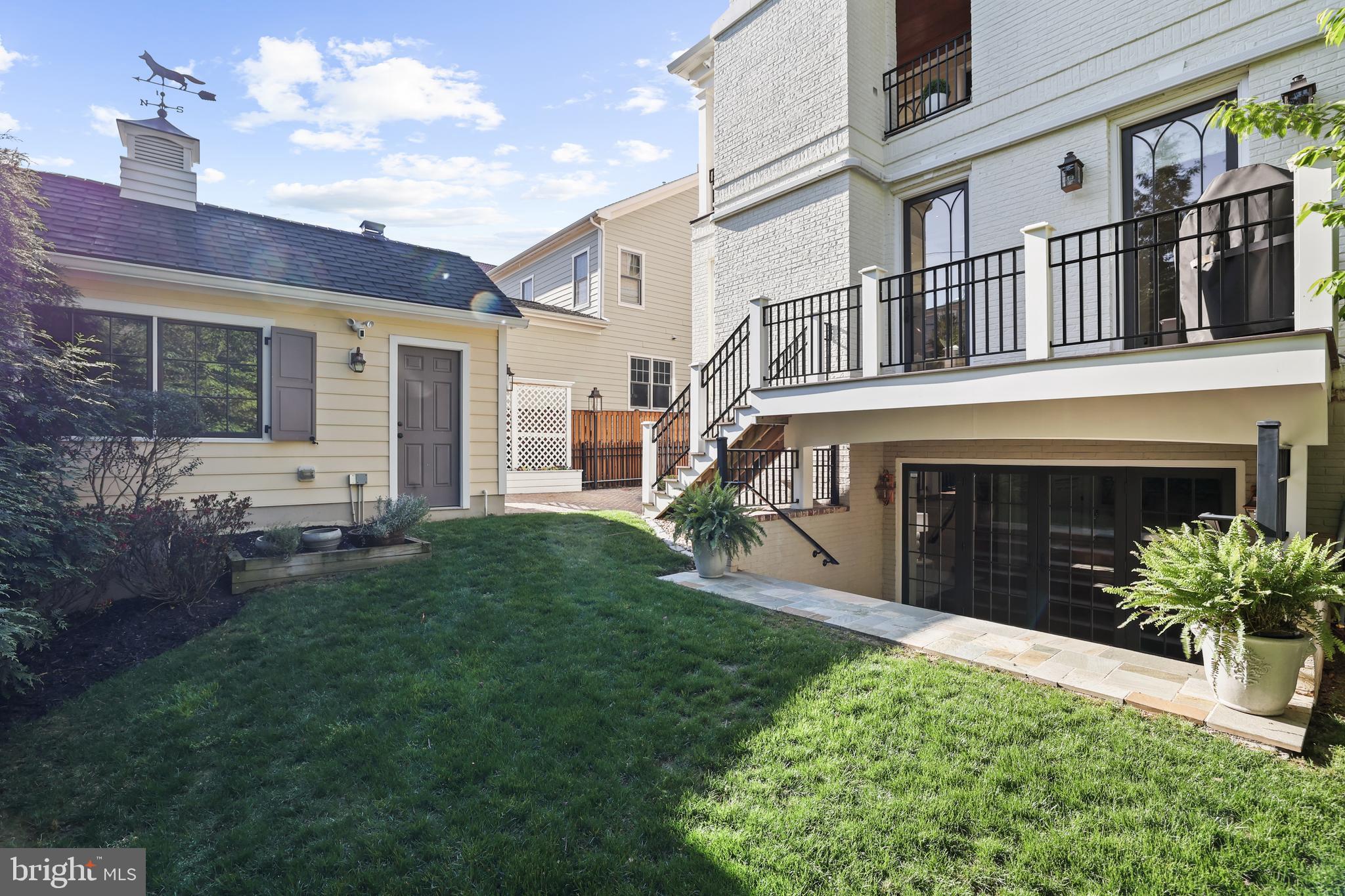 CLARENDON - Residential