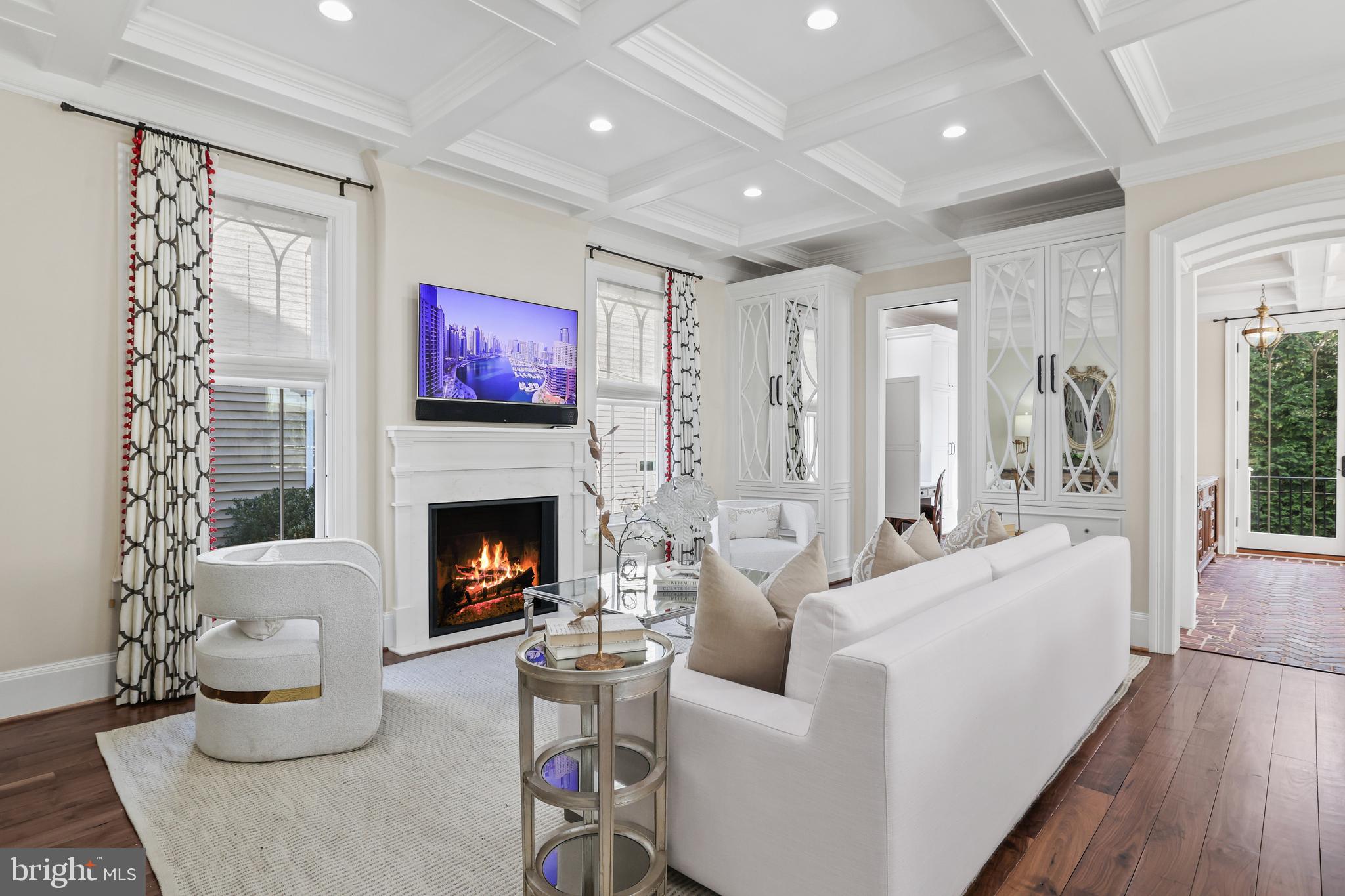 CLARENDON - Residential