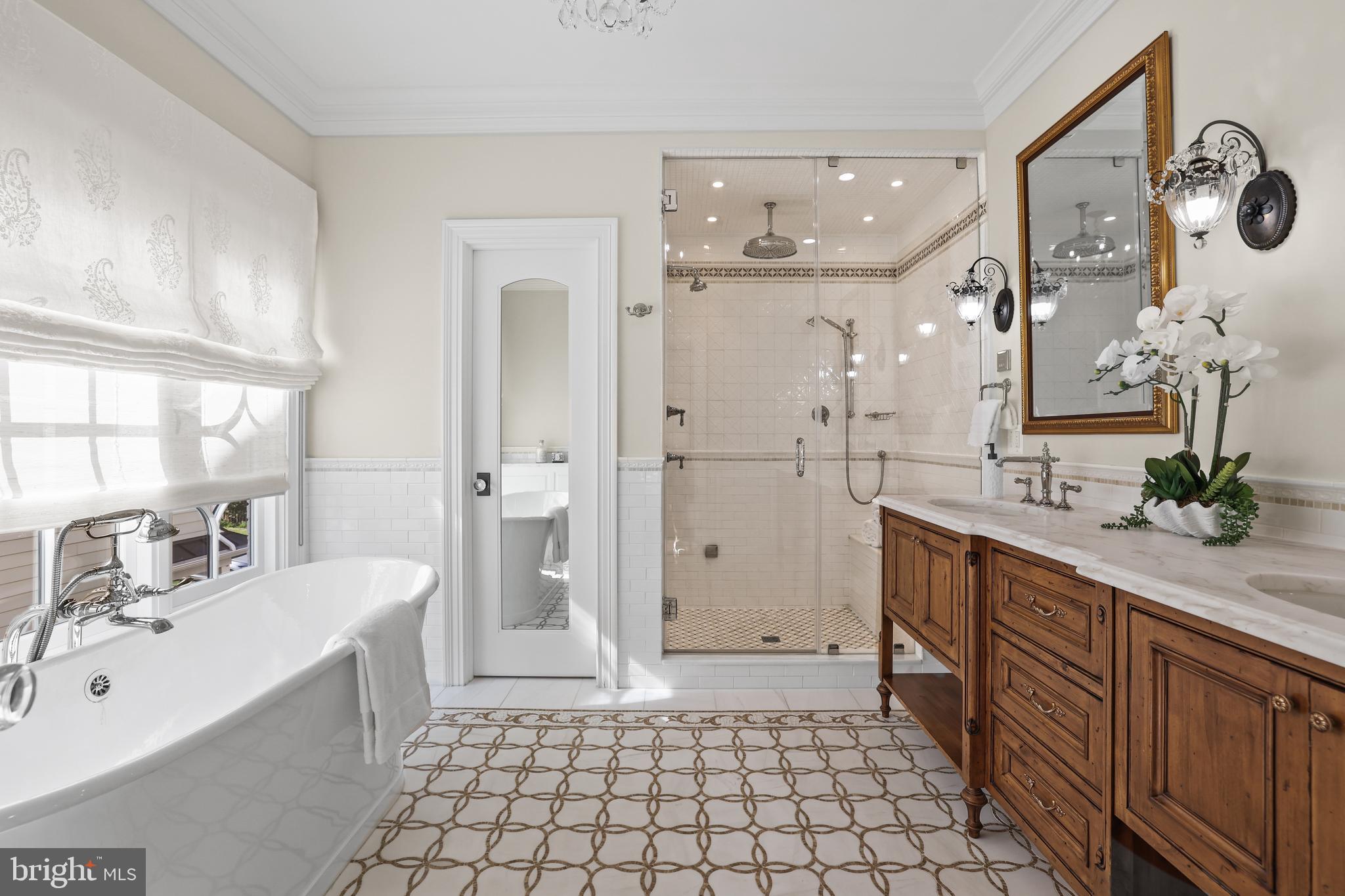 CLARENDON - Residential