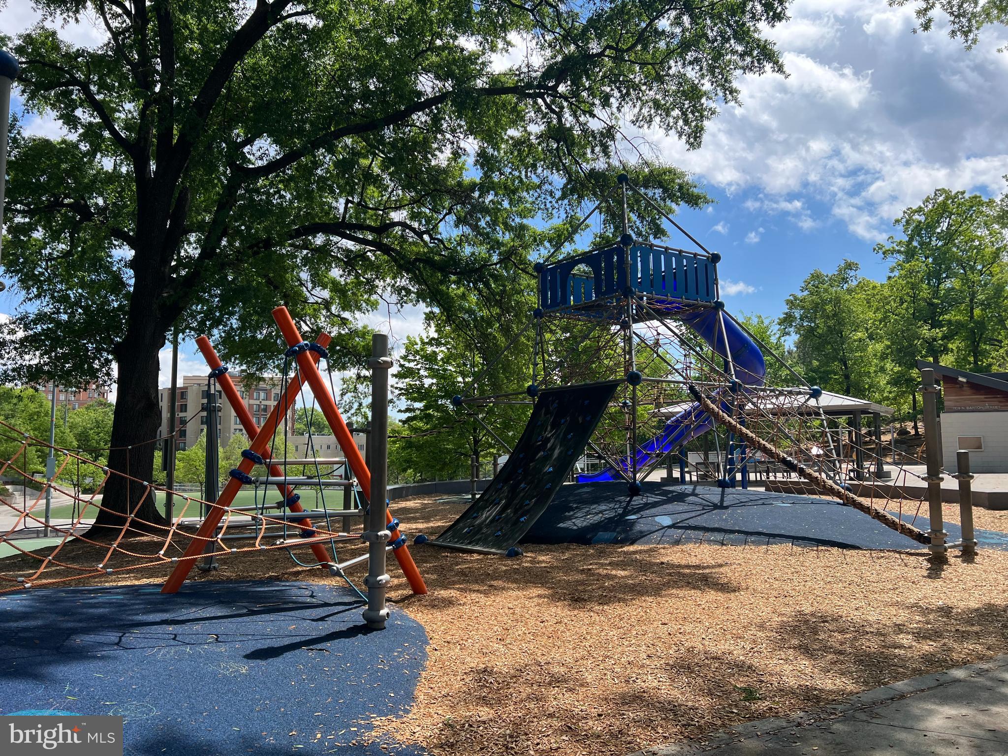 CLARENDON - Residential