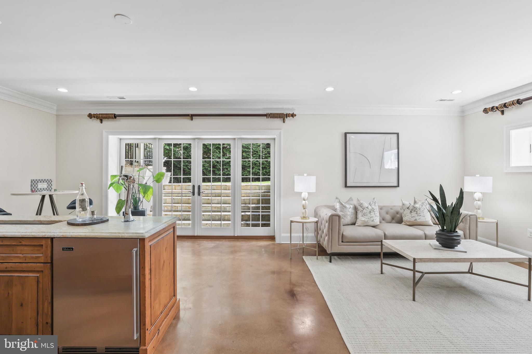 CLARENDON - Residential