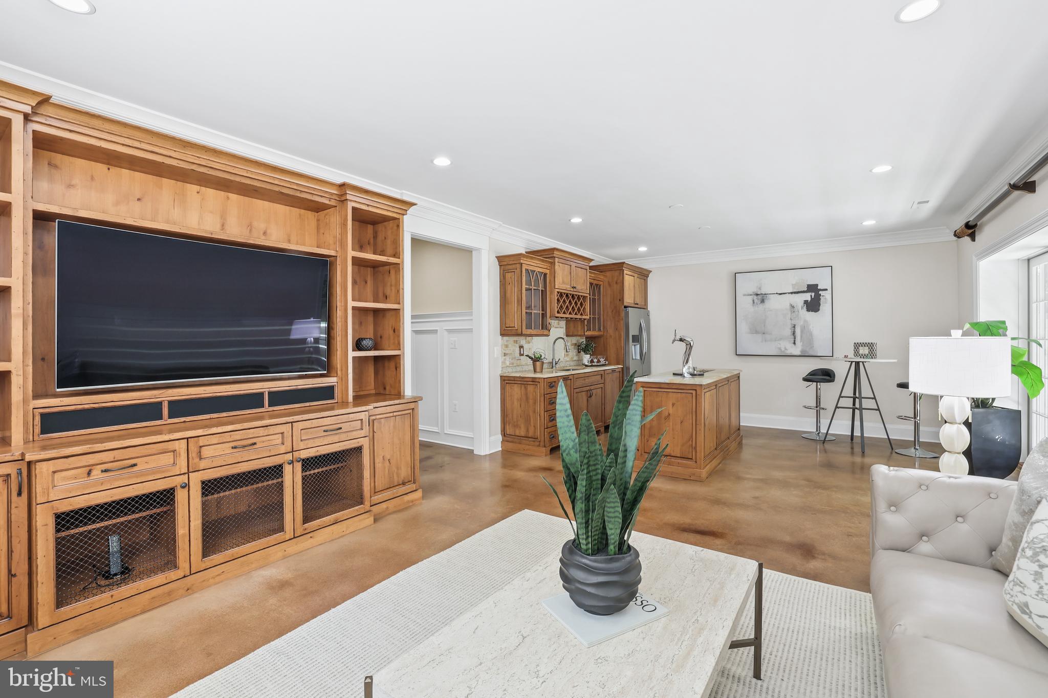 CLARENDON - Residential