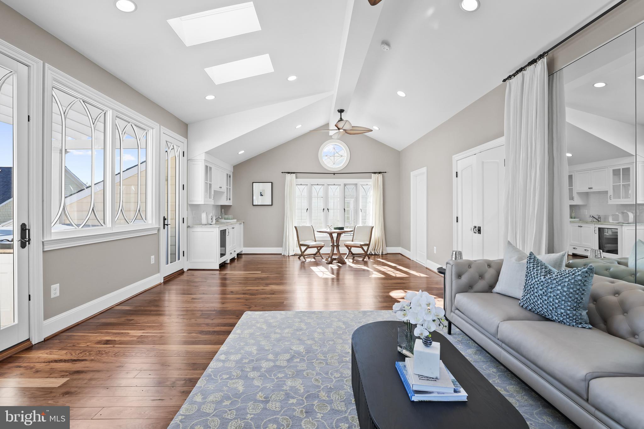 CLARENDON - Residential