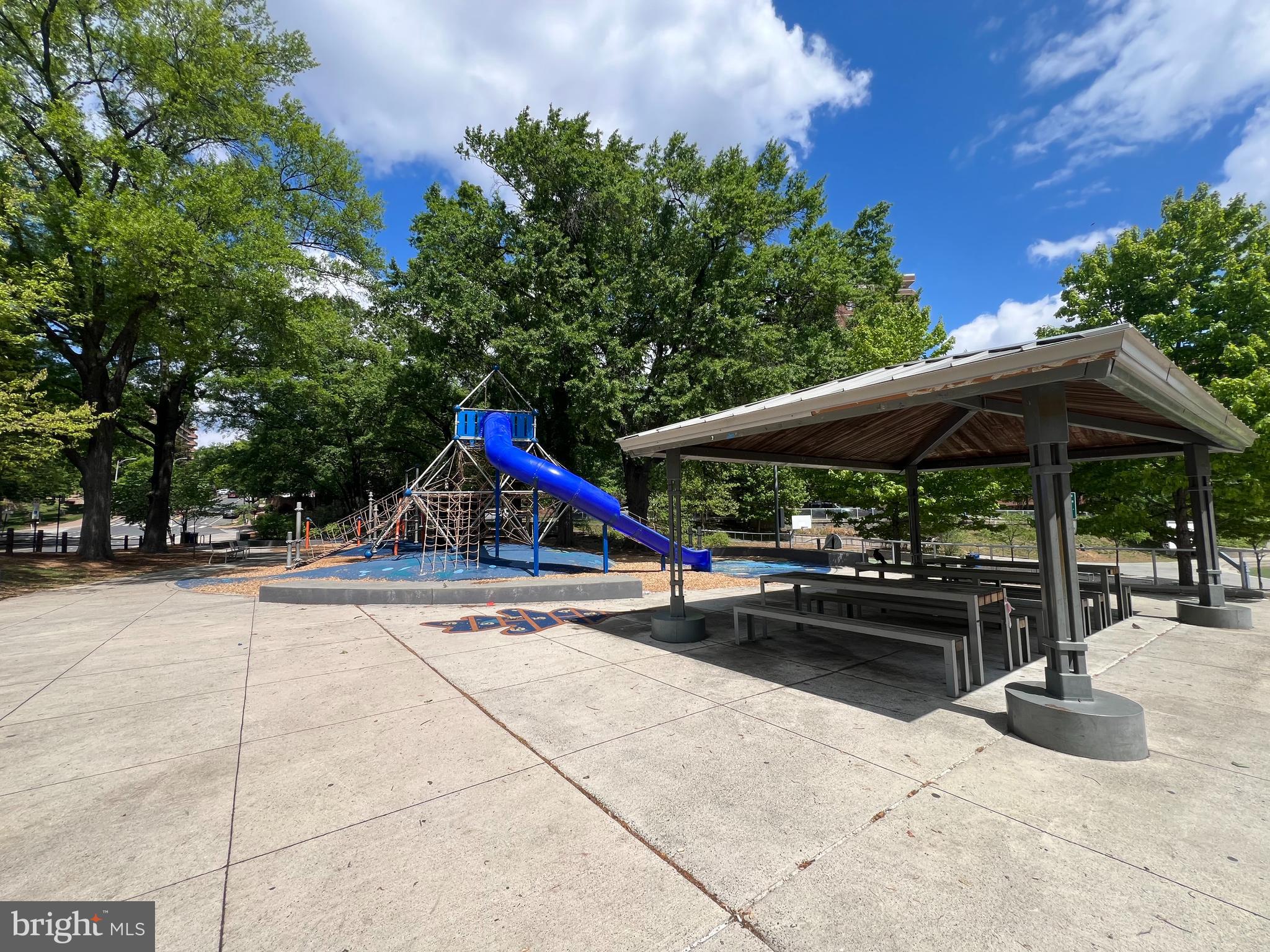 CLARENDON - Residential