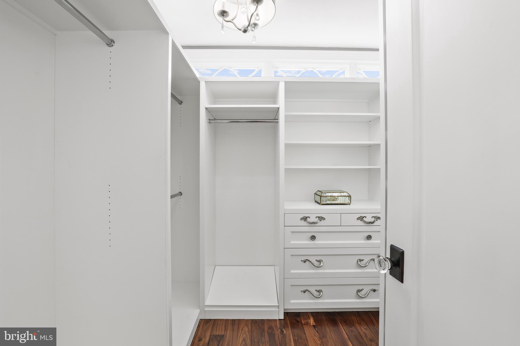 CLARENDON - Residential