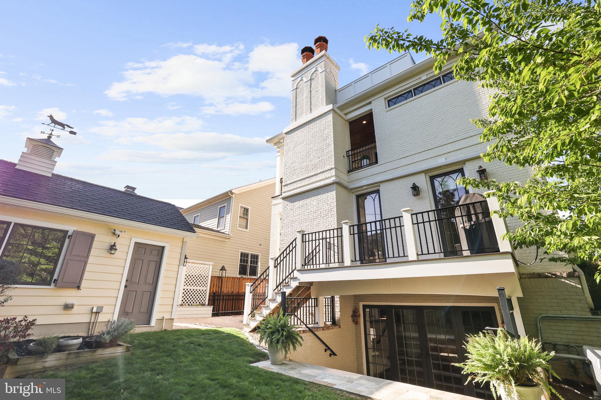 CLARENDON - Residential