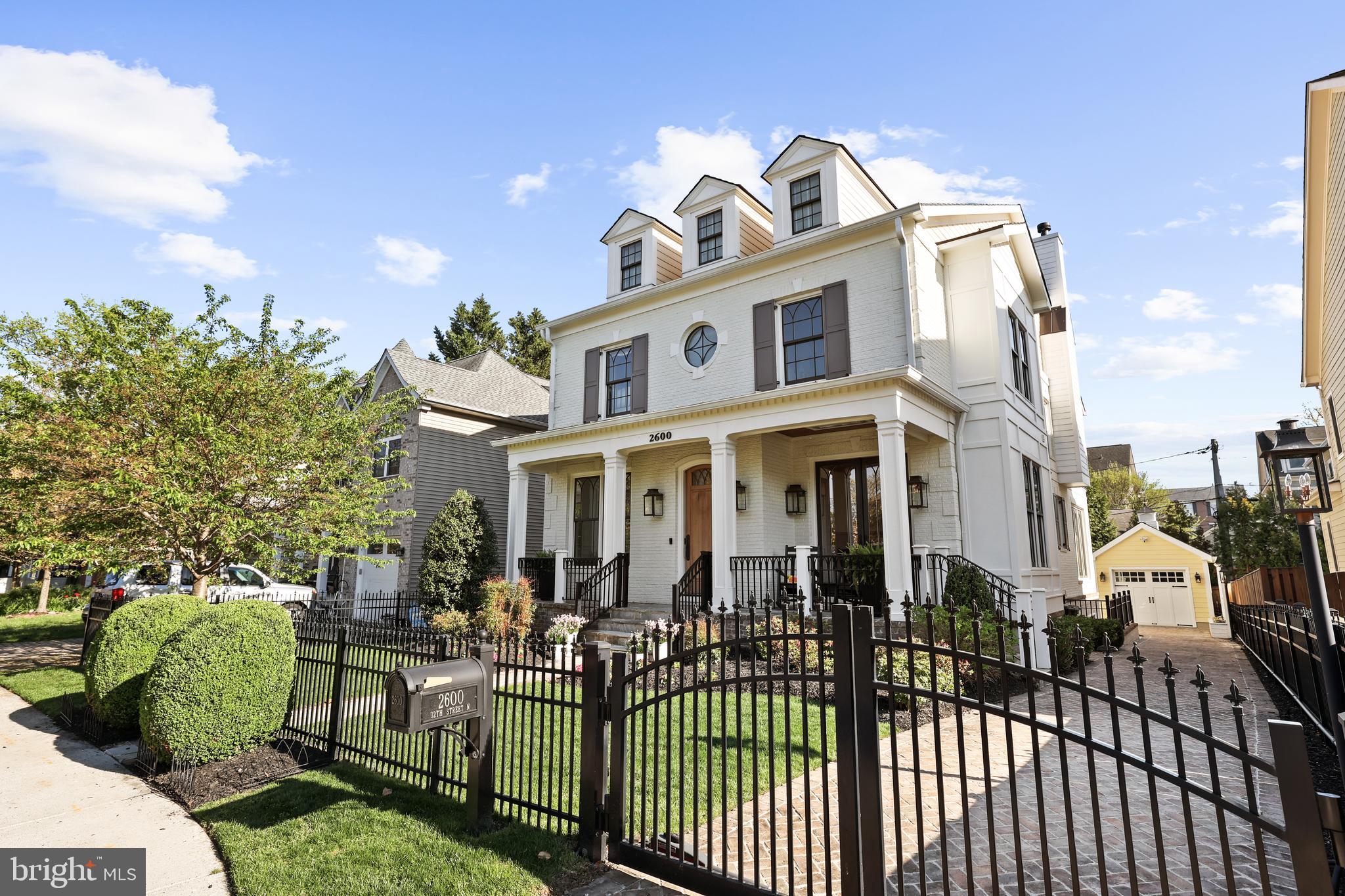 CLARENDON - Residential