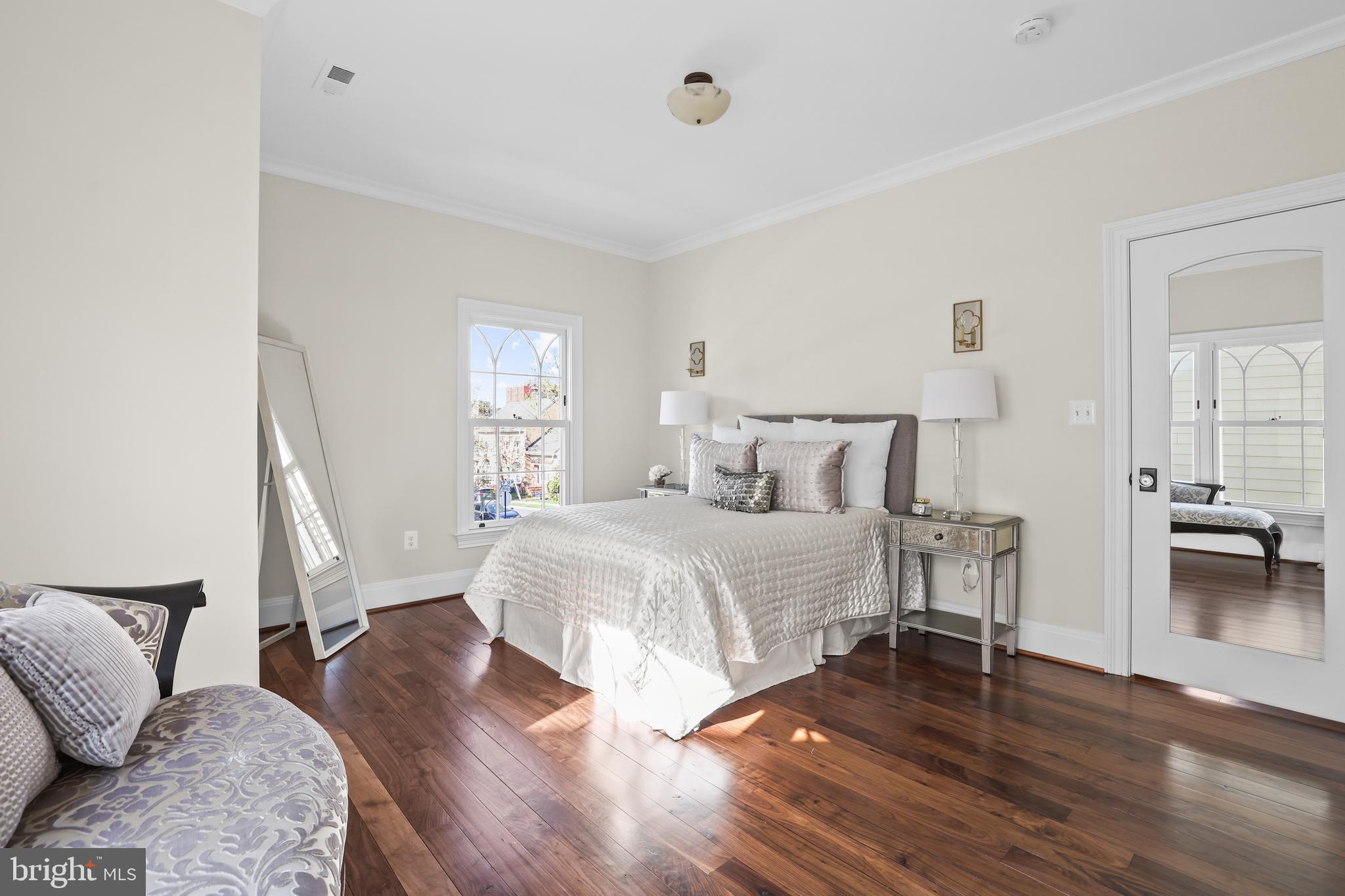 CLARENDON - Residential