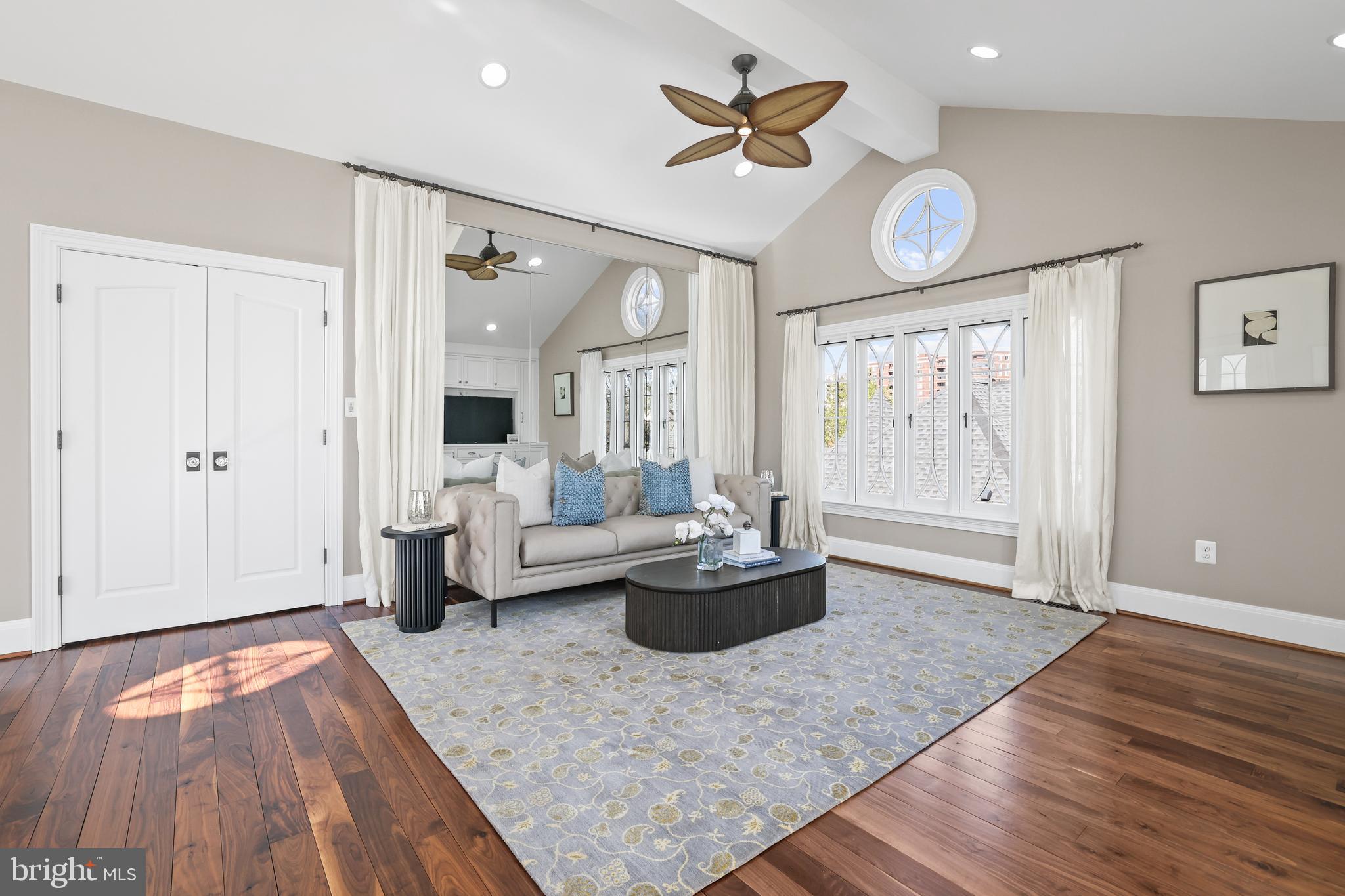 CLARENDON - Residential