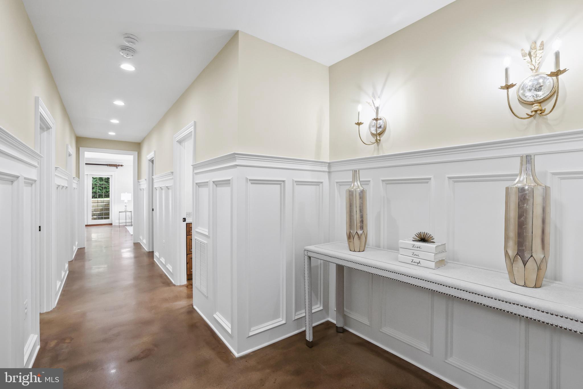 CLARENDON - Residential