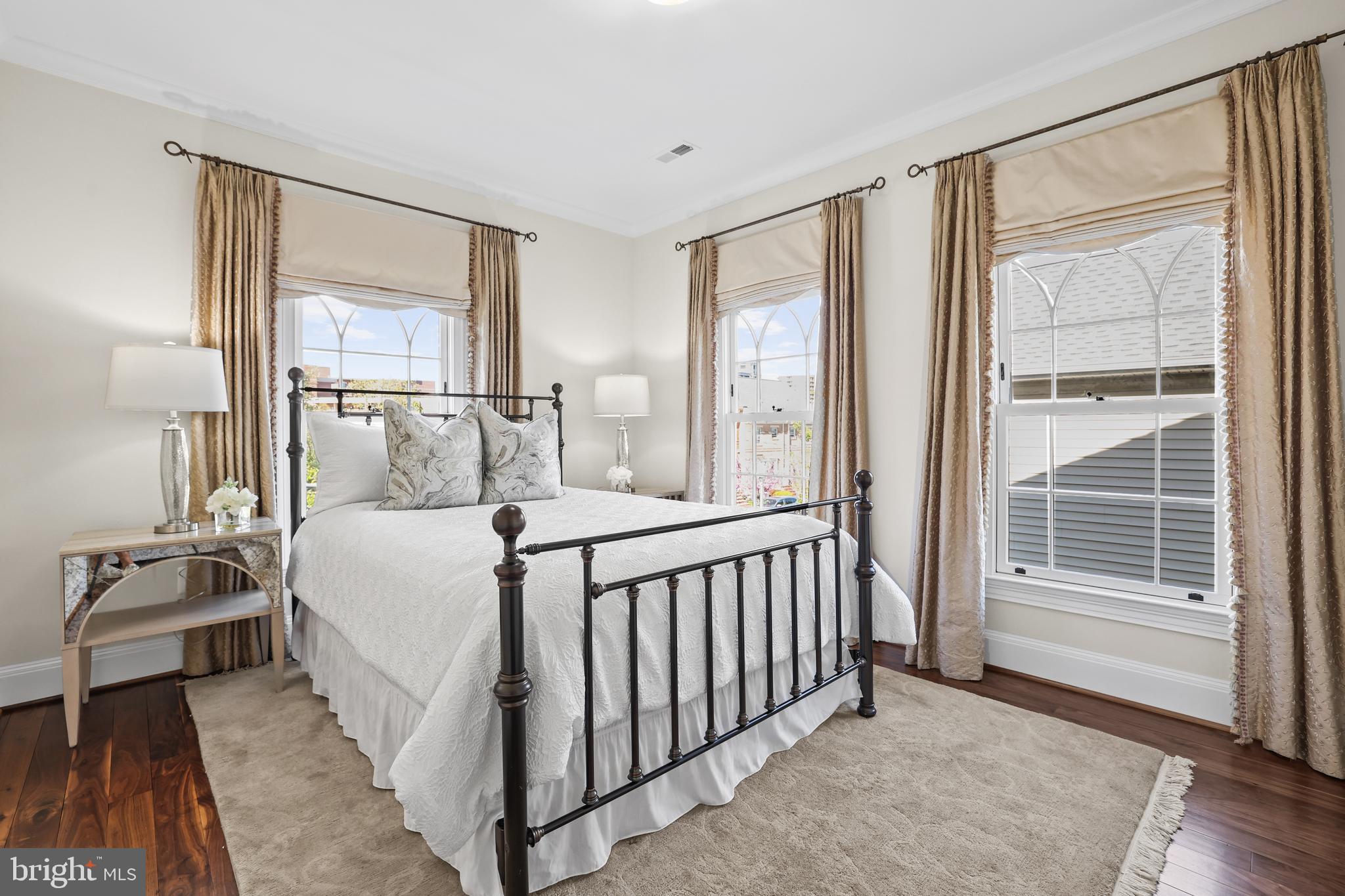 CLARENDON - Residential