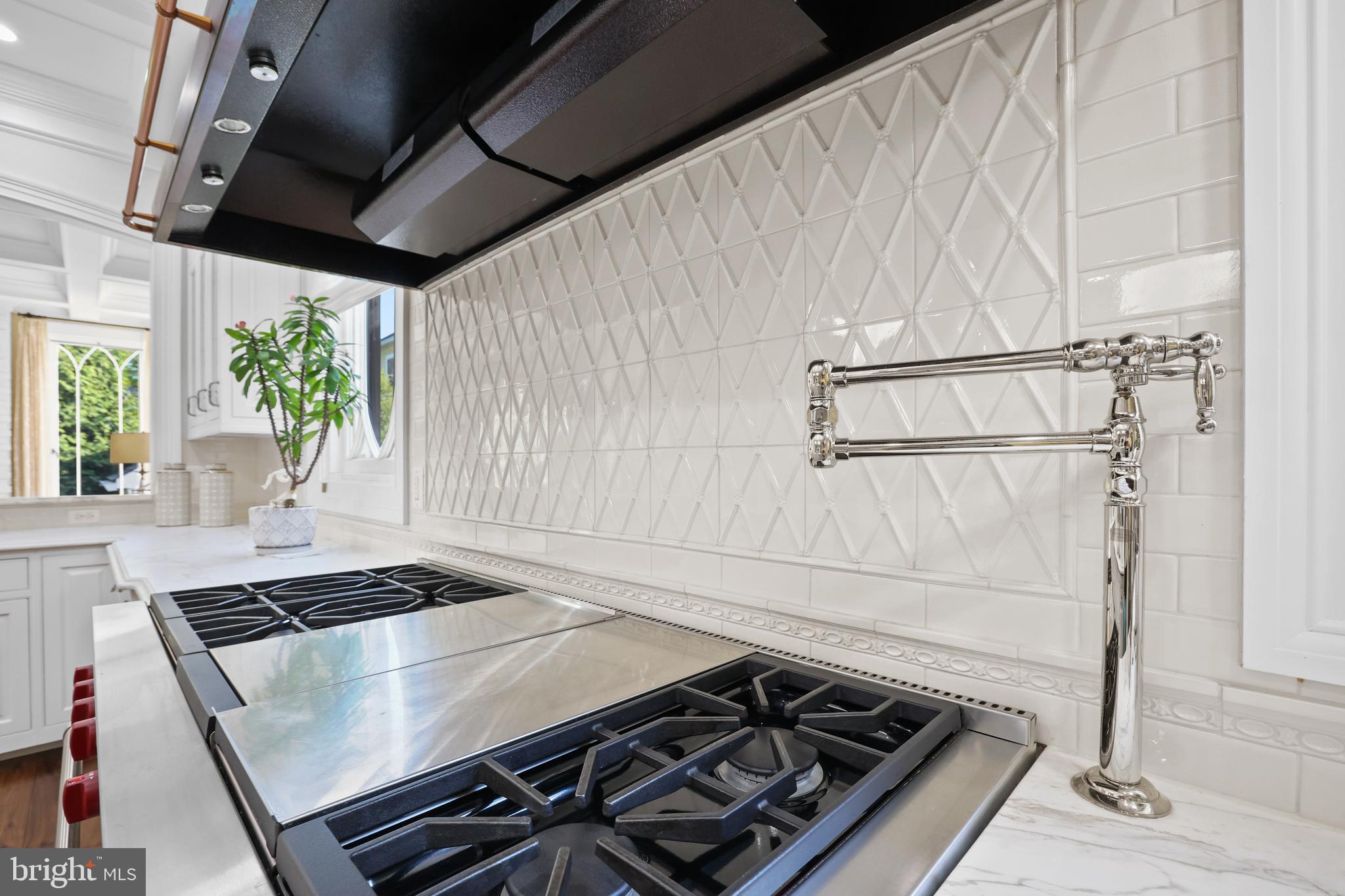 CLARENDON - Residential