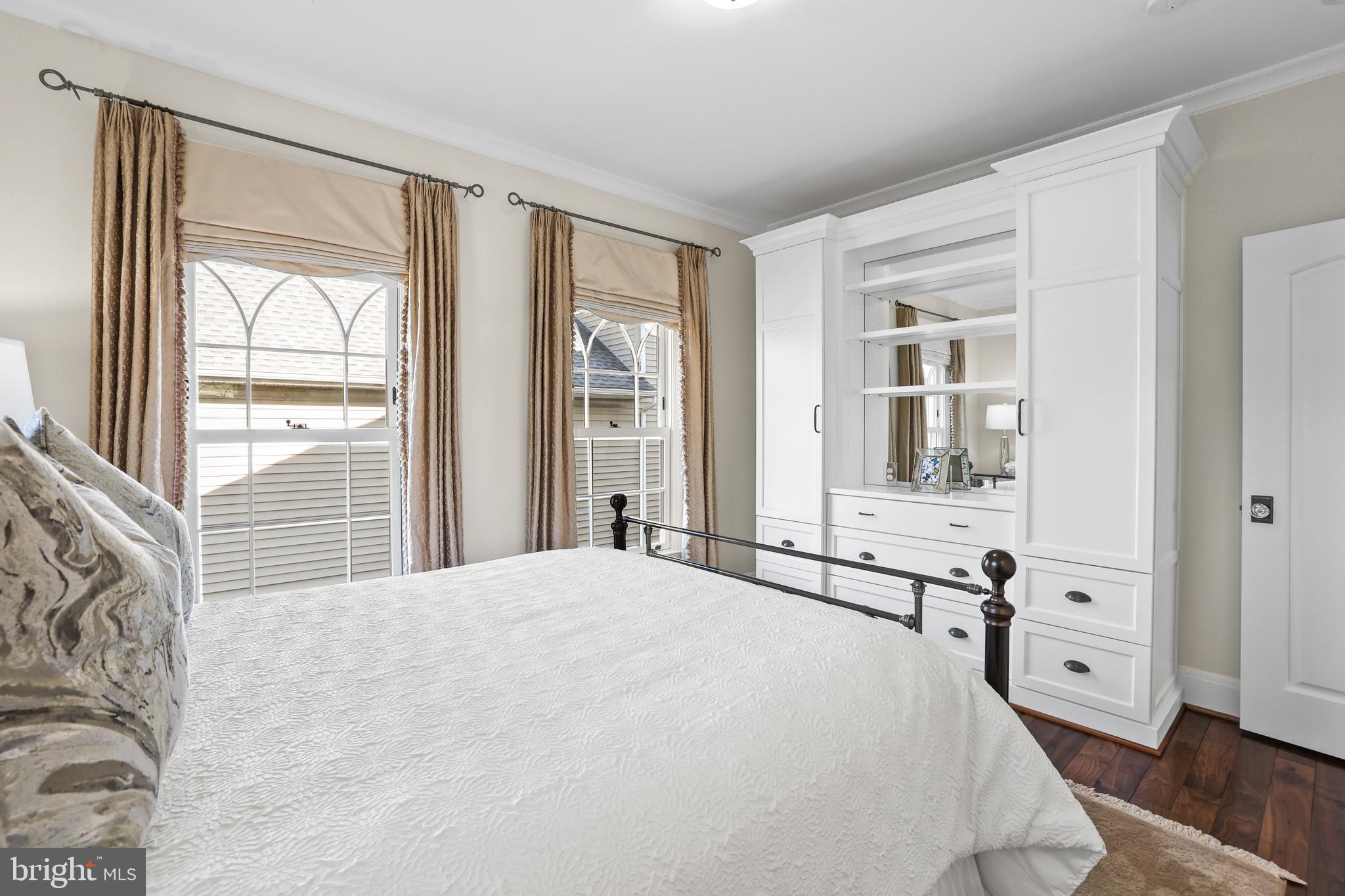 CLARENDON - Residential