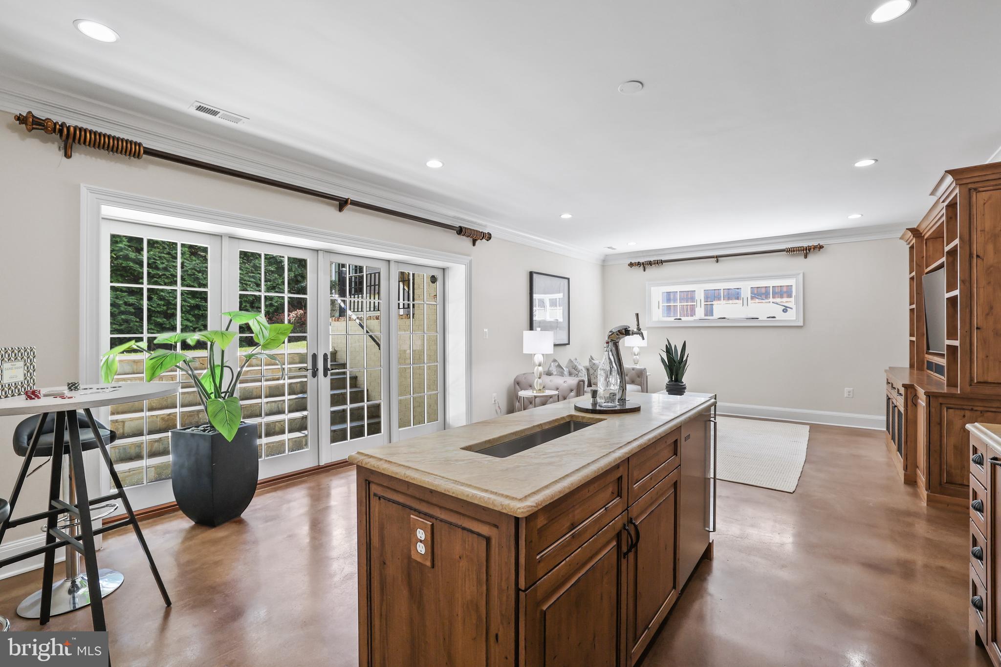 CLARENDON - Residential