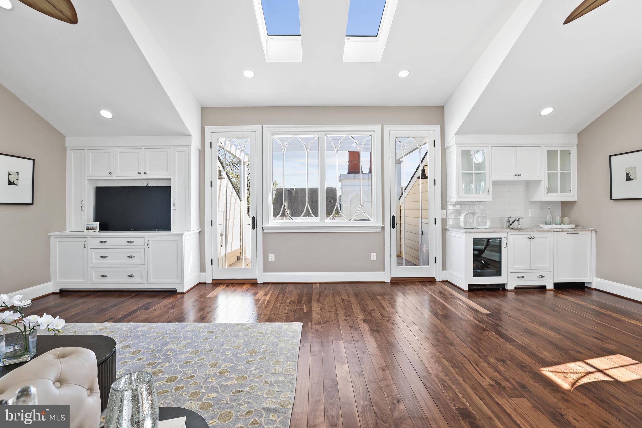 CLARENDON - Residential