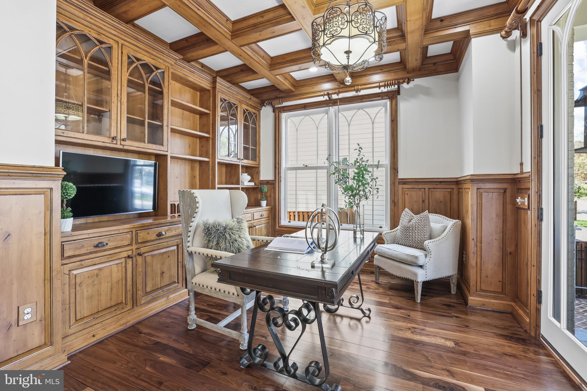 CLARENDON - Residential