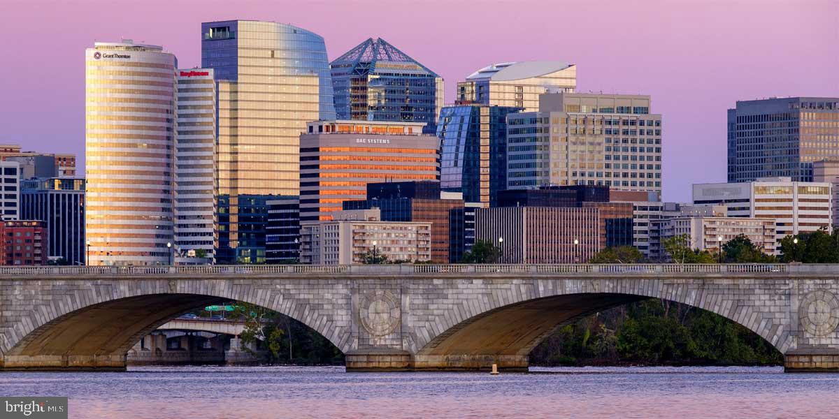 RADNOR - FORT MYER HEIGHTS - Residential Lease