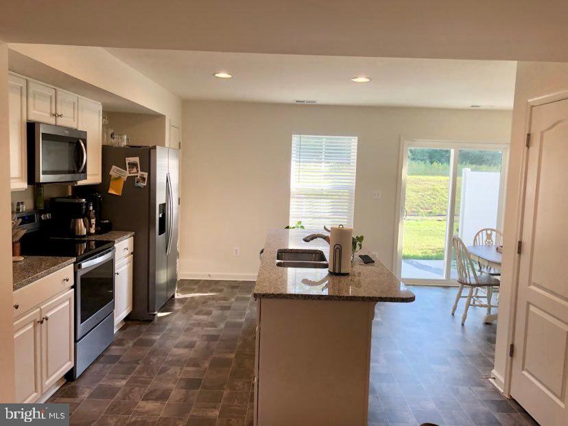 WHISPERING PINES - Residential Lease