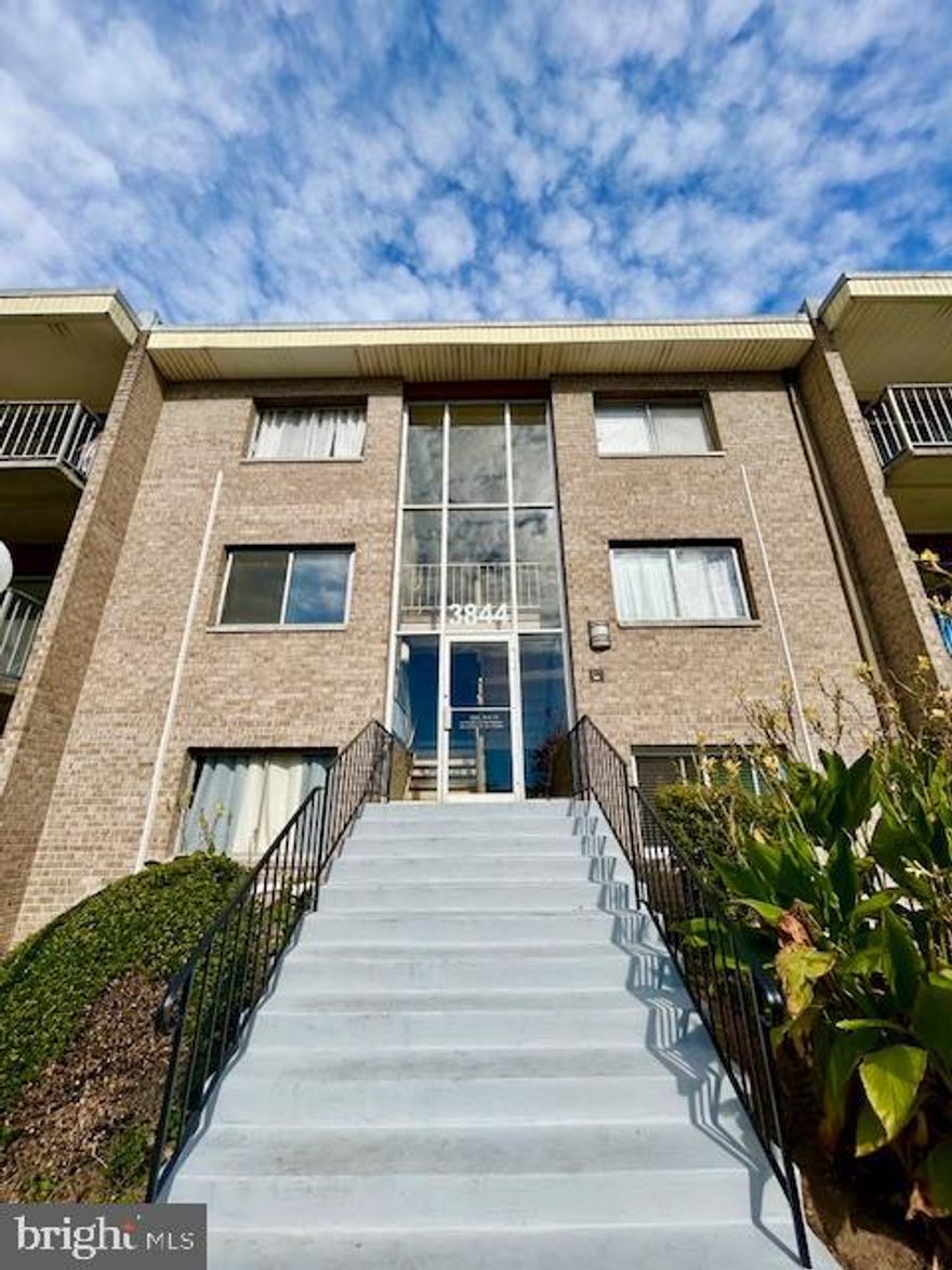 Make your home in this Spacious Grand Bel Condo. Well known area of Silver Spring which is high demand. Spectacular wood floors, freshly painted, ample closet space, large 3 bedrooms and 2 full bath. All utilities included in the condo fee, washer/dryer in the unit. Plenty of light and easy access to the unit. Walk to public transportation and close to Glenmont Metro Station, and main highways. The community has a free outdoor pool. Plenty of shopping, restaurants and picturesque parks and playgrounds.

Requirements:
Credit score: 680+
Income: 3 times rent
No negative rental history
All applicants 18+ MUST apply

**ATTENTION**:
We do not ask people to submit rental applications in order to see properties. Do not submit applications on systems that we do not authorize. Beware of scams!