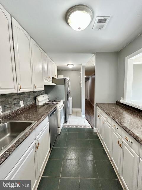 GRAND BEL MANOR - Residential Lease