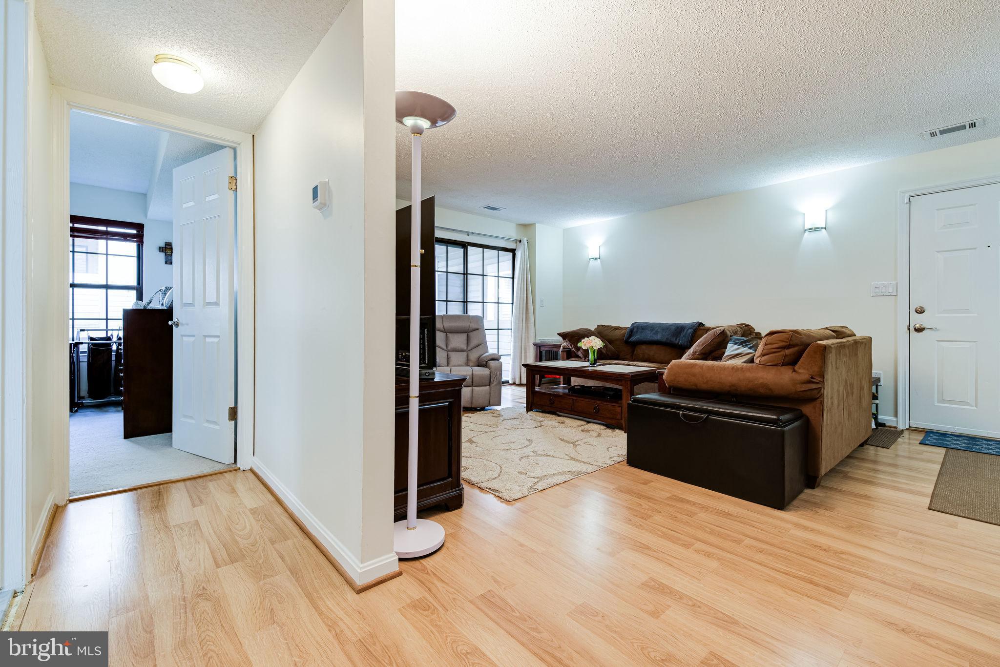 VICTORIA CROSSINGS AT MANCHESTER LAKES - Residential Lease