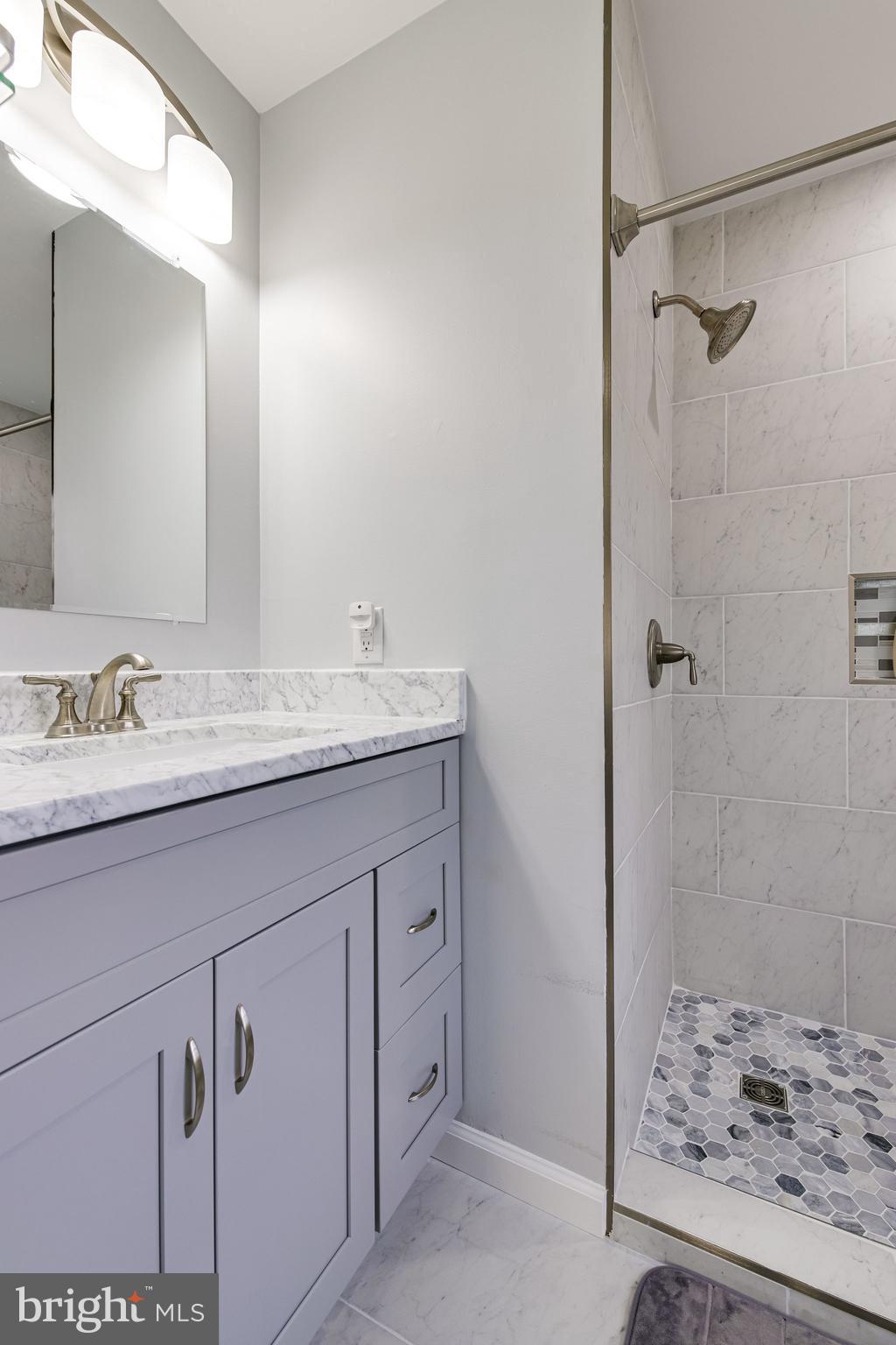 VICTORIA CROSSINGS AT MANCHESTER LAKES - Residential Lease