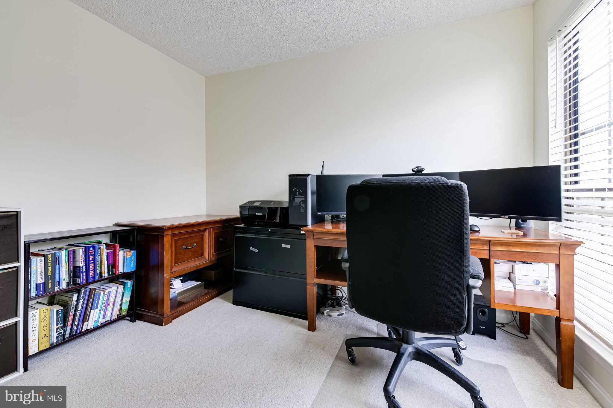 VICTORIA CROSSINGS AT MANCHESTER LAKES - Residential Lease