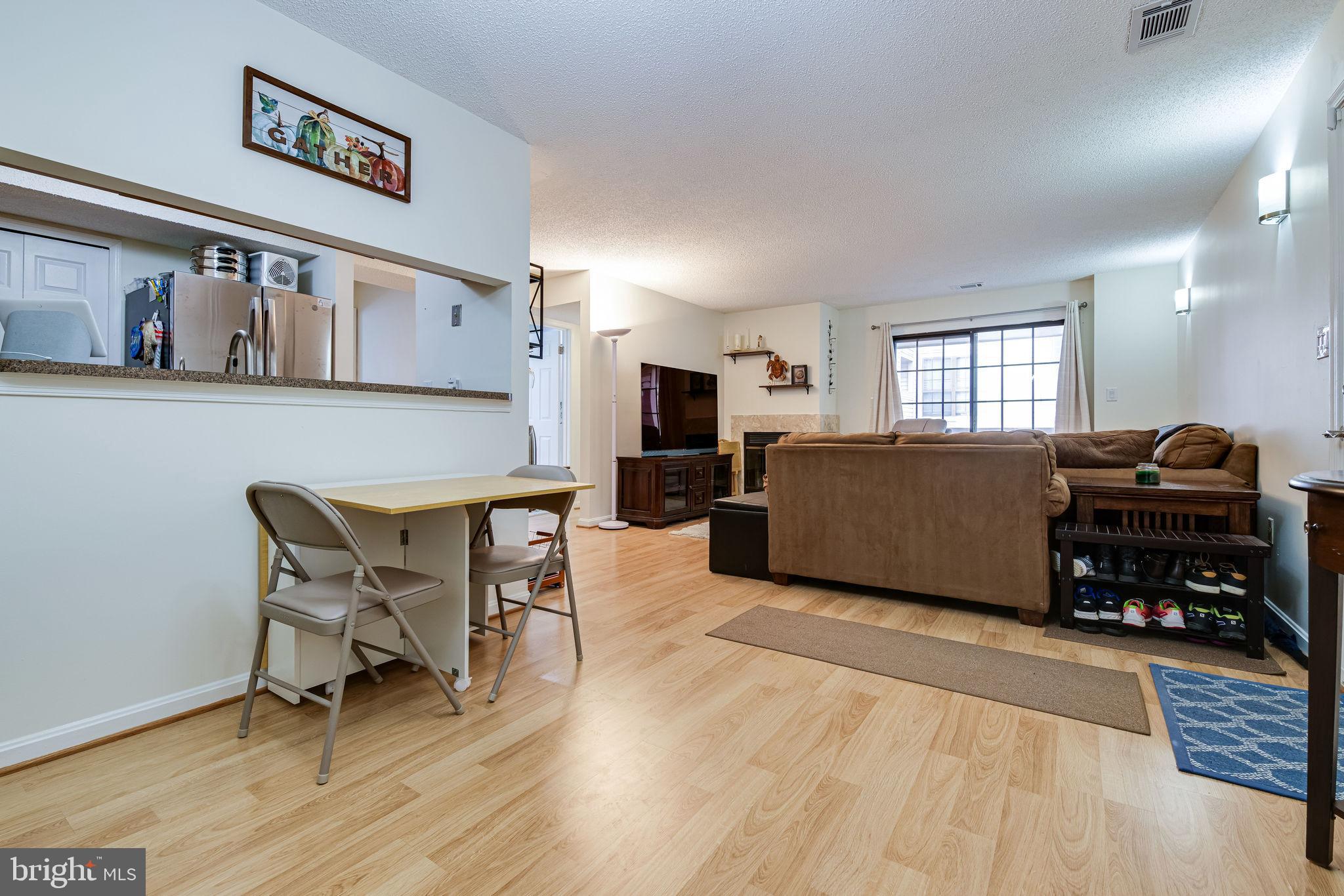 VICTORIA CROSSINGS AT MANCHESTER LAKES - Residential Lease