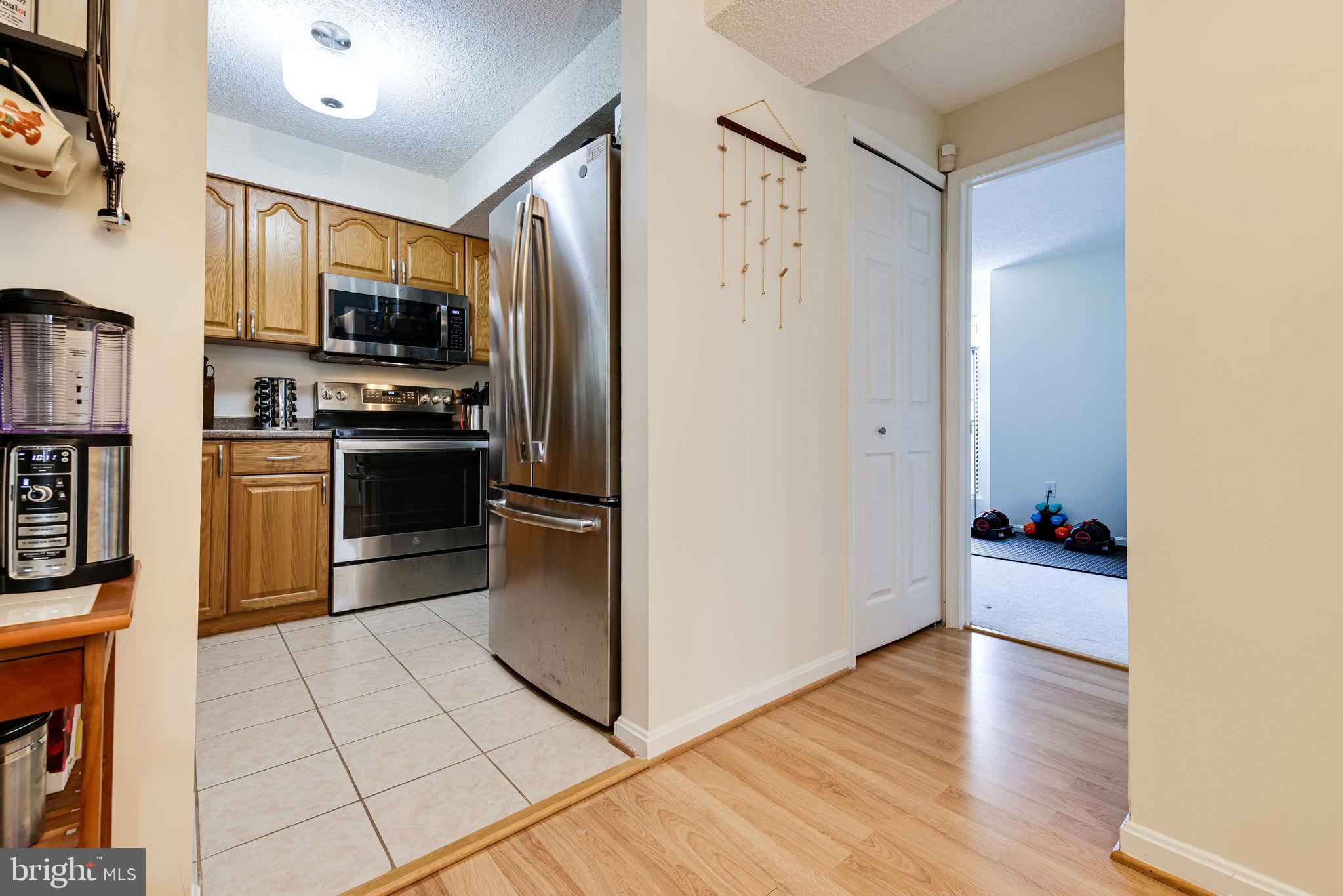 VICTORIA CROSSINGS AT MANCHESTER LAKES - Residential Lease