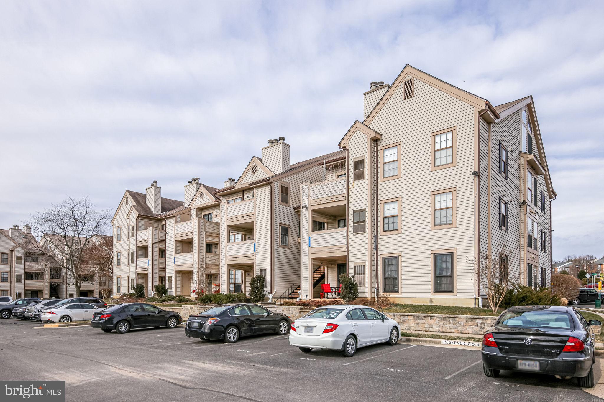 VICTORIA CROSSINGS AT MANCHESTER LAKES - Residential Lease