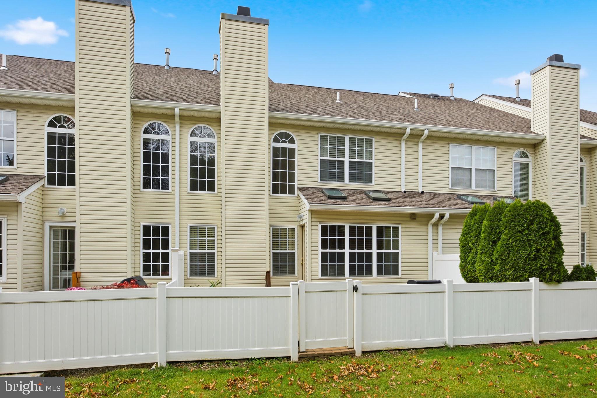 WILSHIRE HUNT - Residential