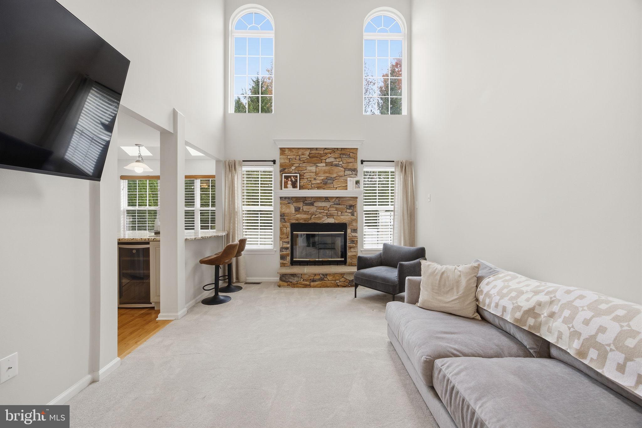 WILSHIRE HUNT - Residential