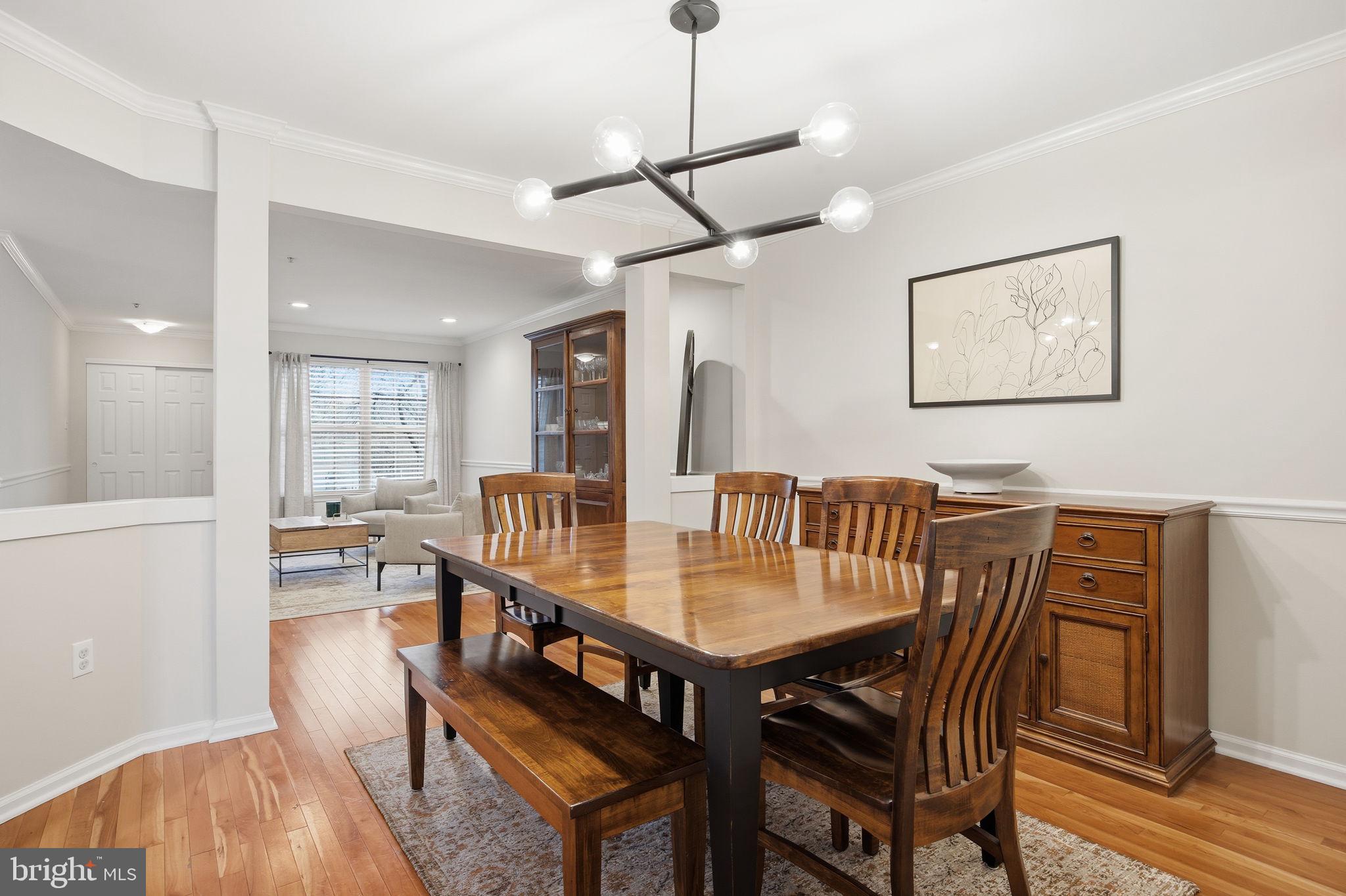 WILSHIRE HUNT - Residential