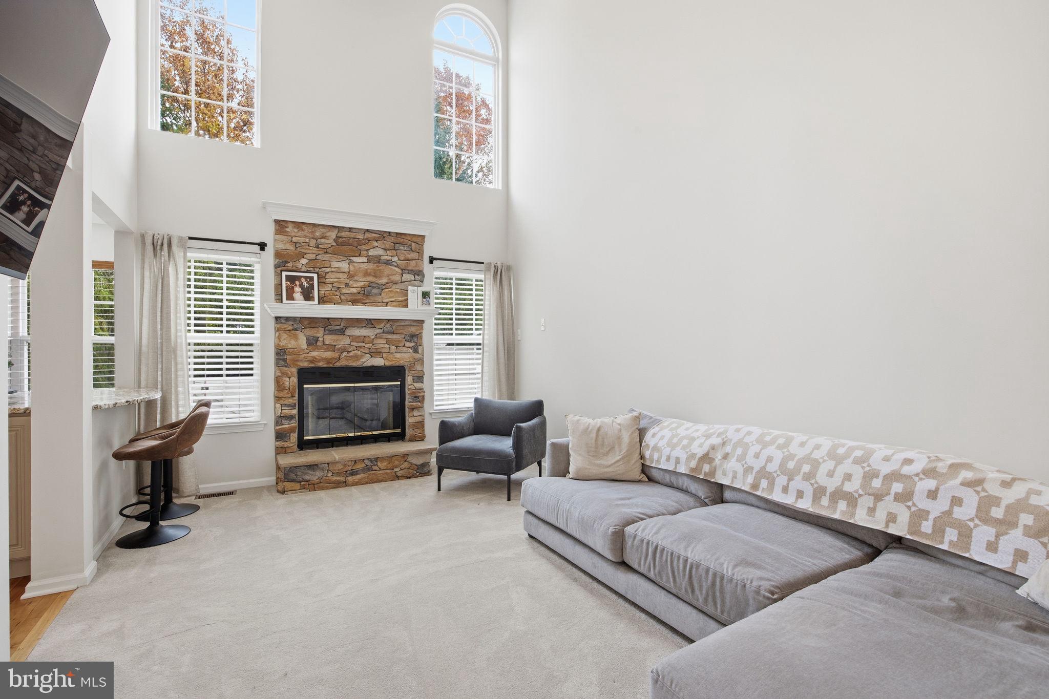 WILSHIRE HUNT - Residential